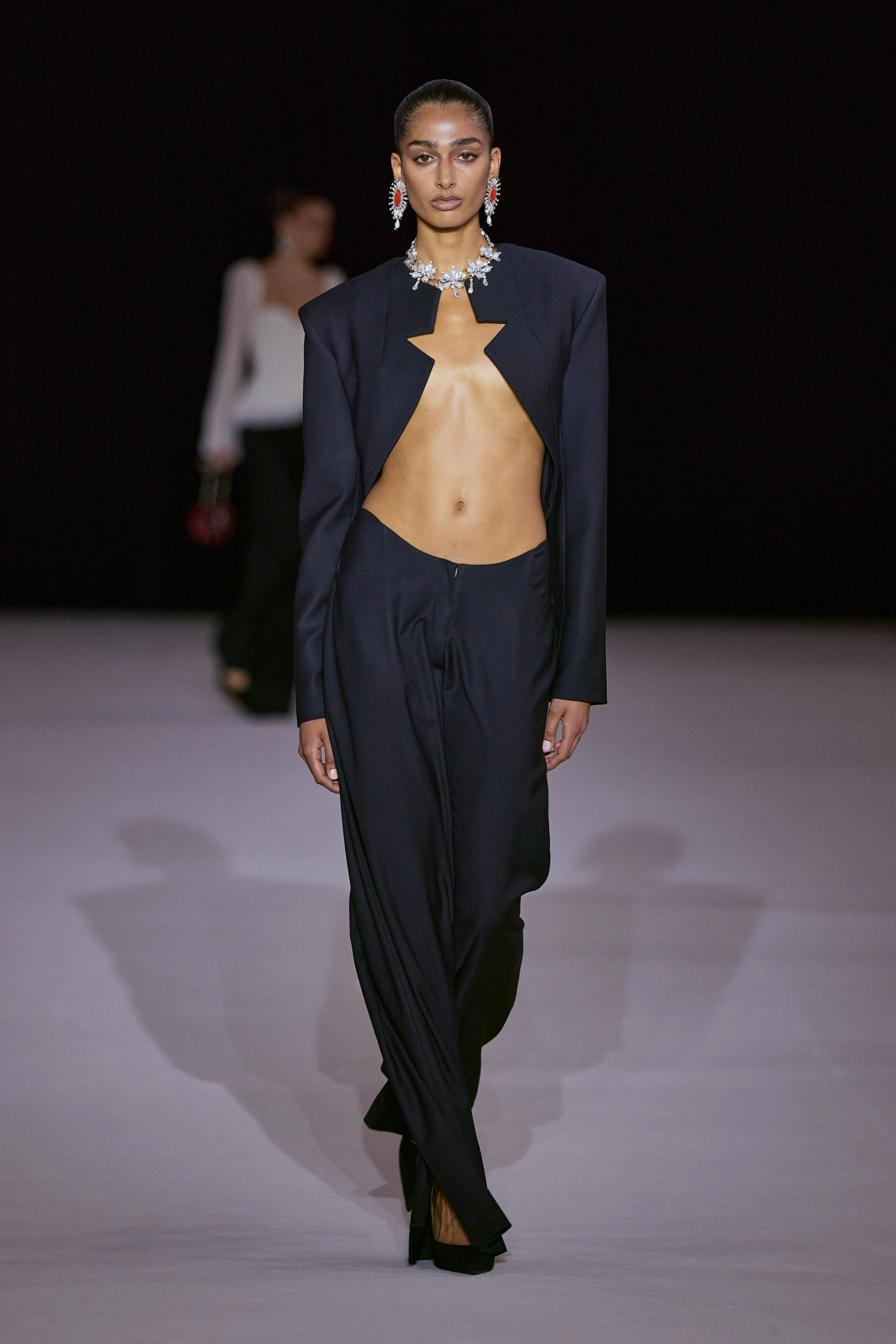 Hobeika_ss27_runway_press_look02.jpg