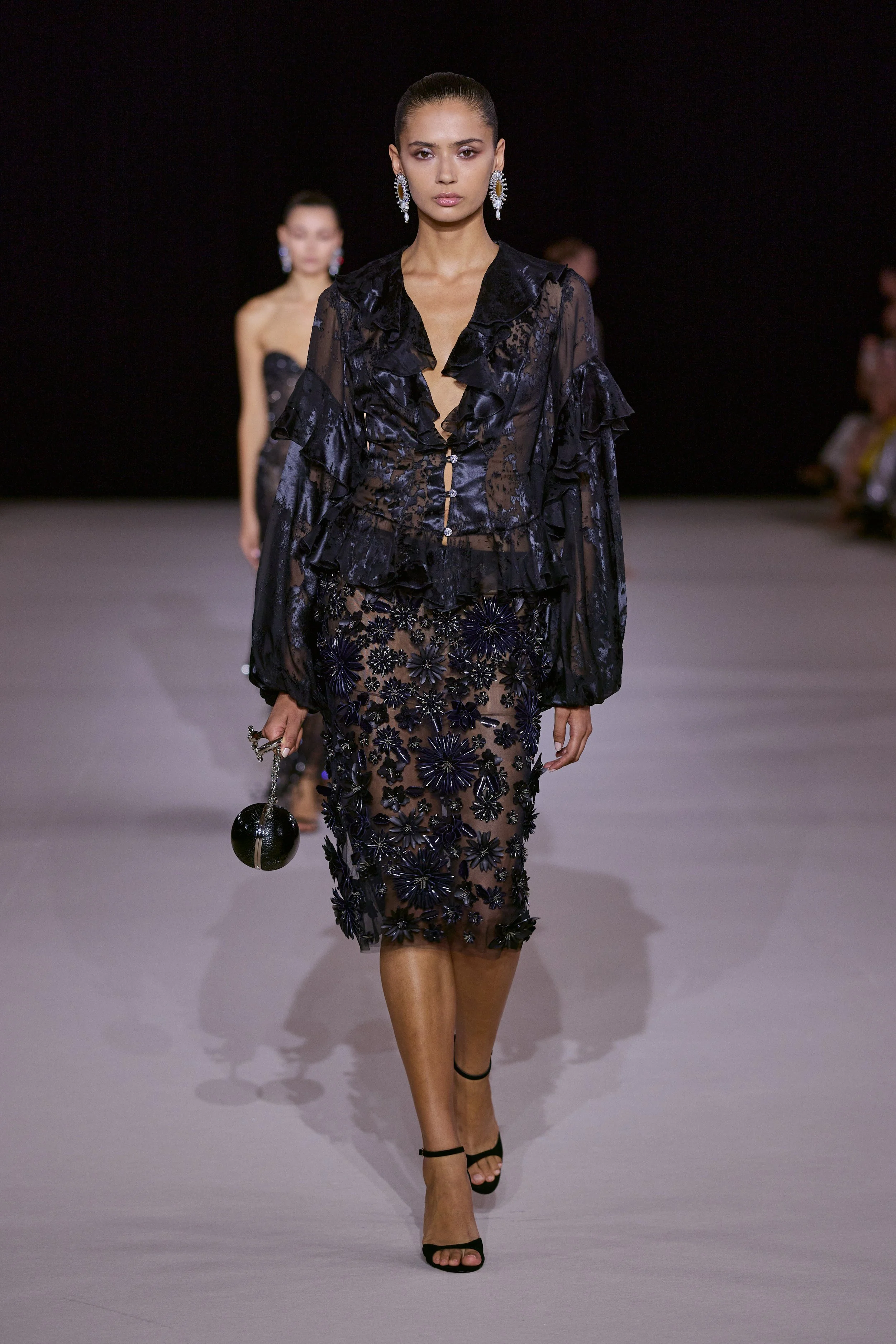 Hobeika_ss27_runway_press_look27.jpg