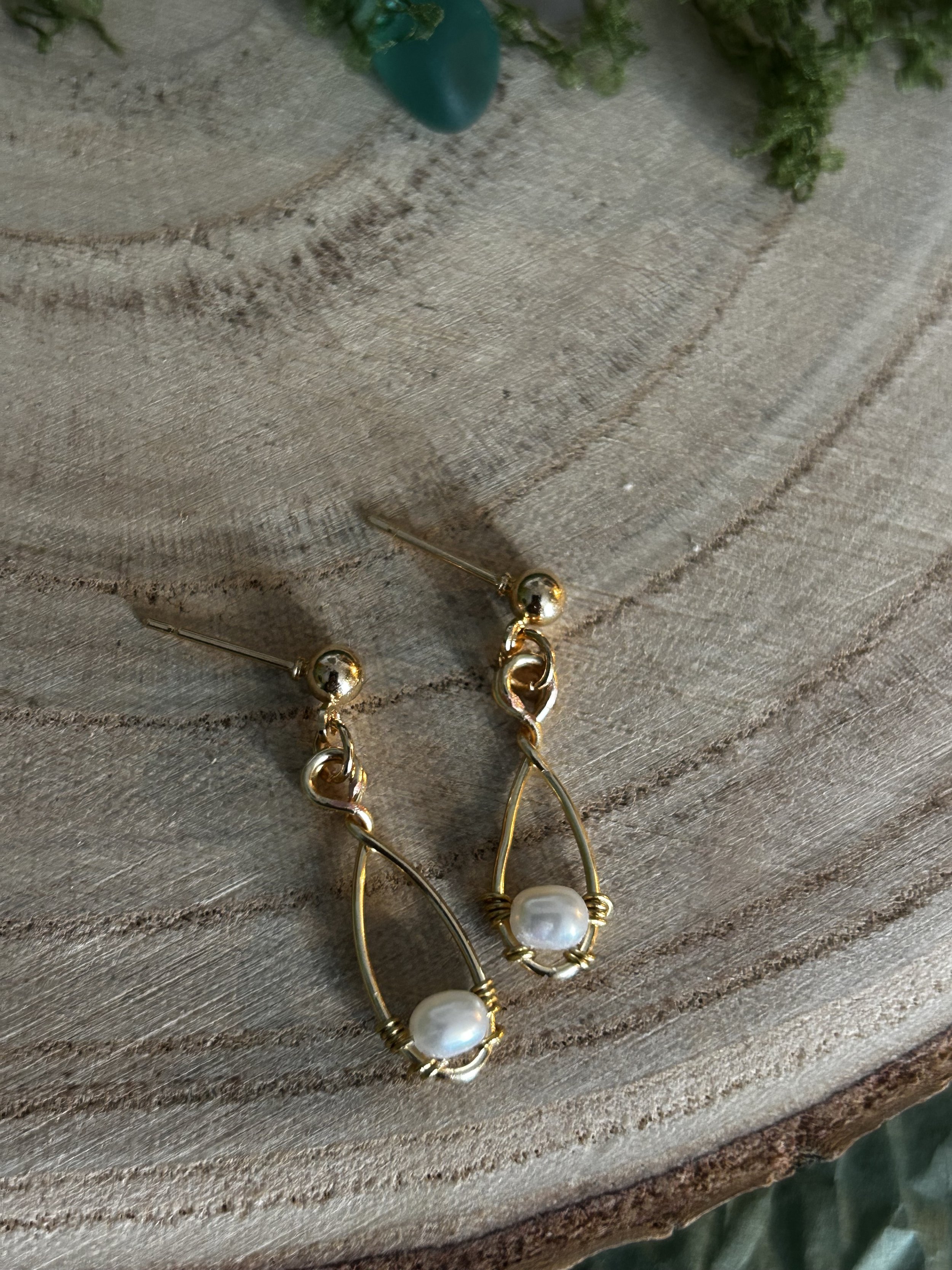 Gold Pearl Earrings