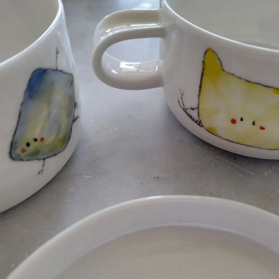 Der Parcours C&eacute;ramique Carougeoise 2024 findet vom 14. bis am 22. September statt.
Ich freue mich beim swissceramics- PopUp Store dabei zu sein. Es gibt dort unter vielen Keramiken auch meine Tassen mit den farbigen Geister zu kaufen. Ein Besu