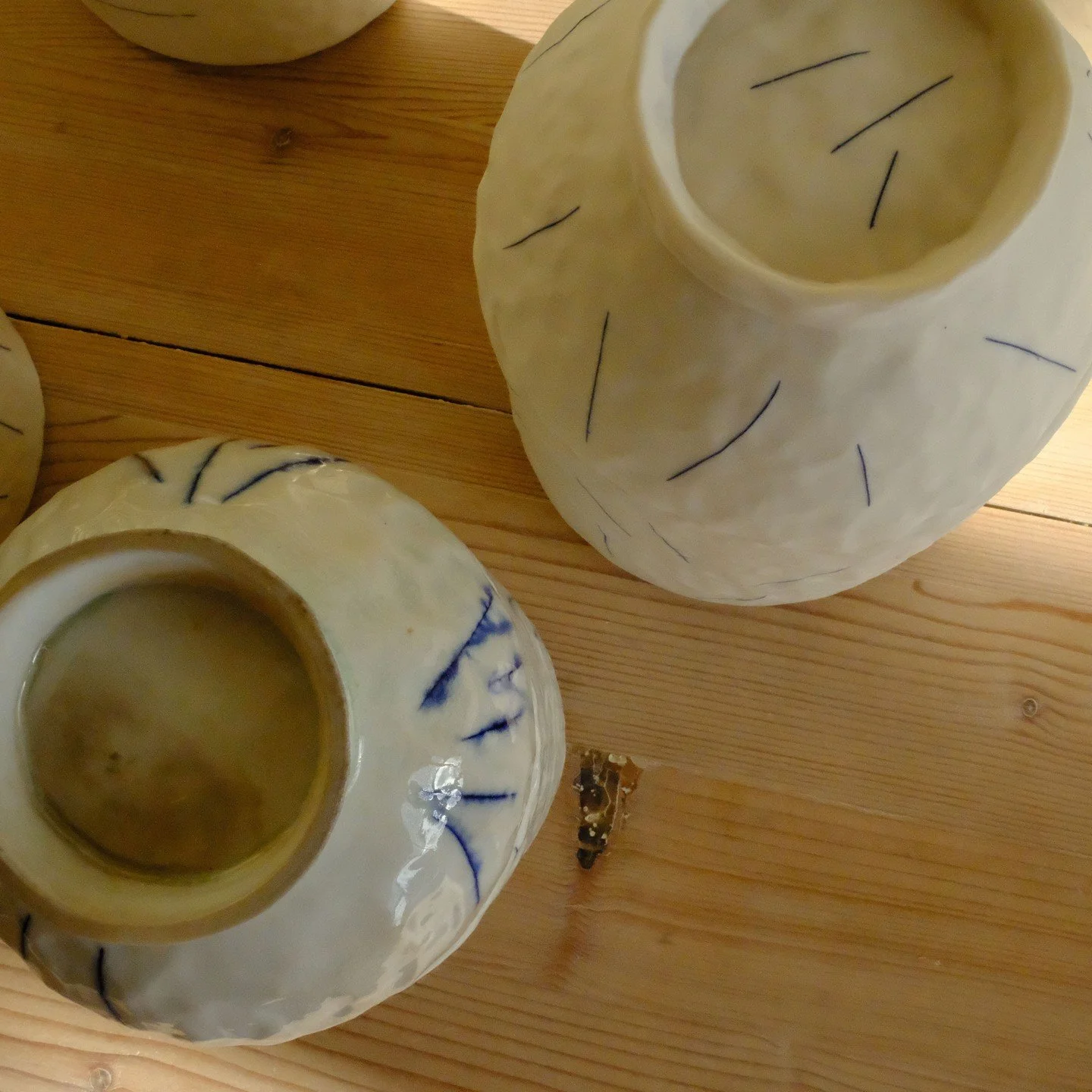 KOLLEKTIV KRATER - unser Atelier &ouml;ffnet die T&uuml;ren f&uuml;r den Atelier Verkauf!

Eine Gelegenheit weihn&auml;chtliche Eink&auml;ufe zu machen, unsere Arbeiten zu sehen, zusammen Tee zu trinken und &uuml;ber Vergangenes und Neues zu berichte