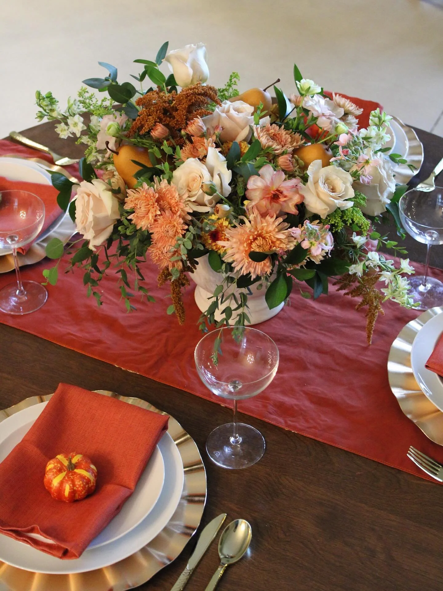 It&rsquo;s your LAST CHANCE for Thanksgiving flowers! 🦃✨

If you&rsquo;re dreaming of a gorgeous arrangement to elevate your holiday table, don&rsquo;t wait - order now at www.bouquetofgranger.com/thanksgivingmenu.

All orders are available for in-s