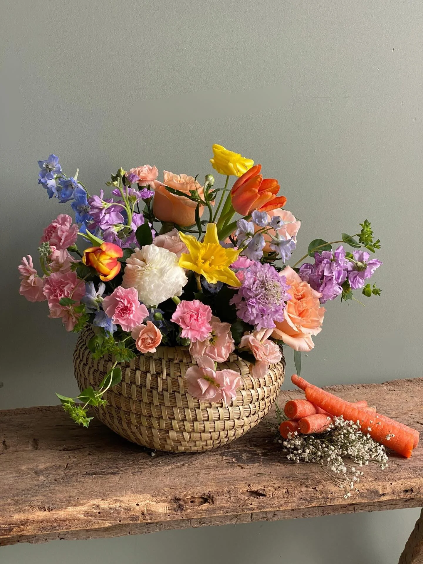 A fresh take on an Easter classic. 🌷🐣

Our Blooming Easter Basket overflows with fresh, pastel florals in a garden-inspired design, perfect for the Easter holiday! 

Add some playful charm to your Easter brunch and pre-order this beauty at www.bouq