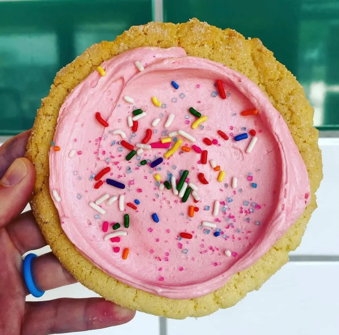@theragamuffinbakery is BACK next Friday, and bringing all the sweet treats just in time for Mother&rsquo;s Day Weekend! 

Stop into Bouquet of Granger from 9AM-12PM on May 8th for iced sugar cookies, brown butter pistachio cookies, GF Italian almond