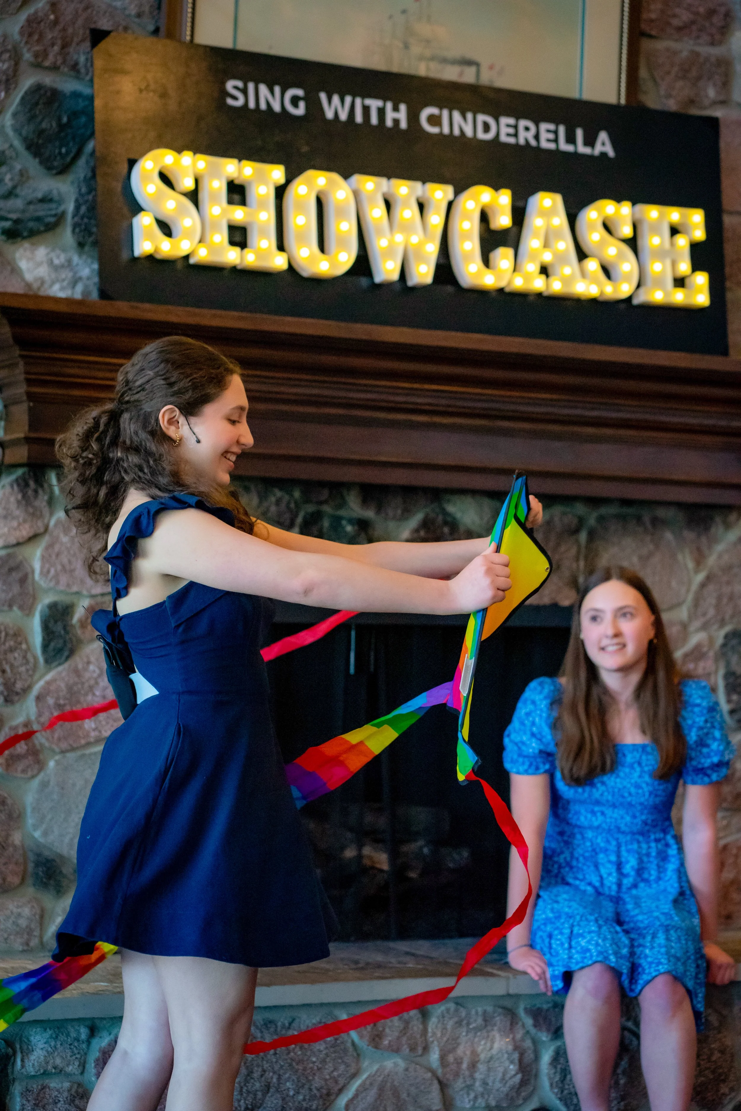 SwC - W25 Showcase PERFORMANCE-827 some things.jpg