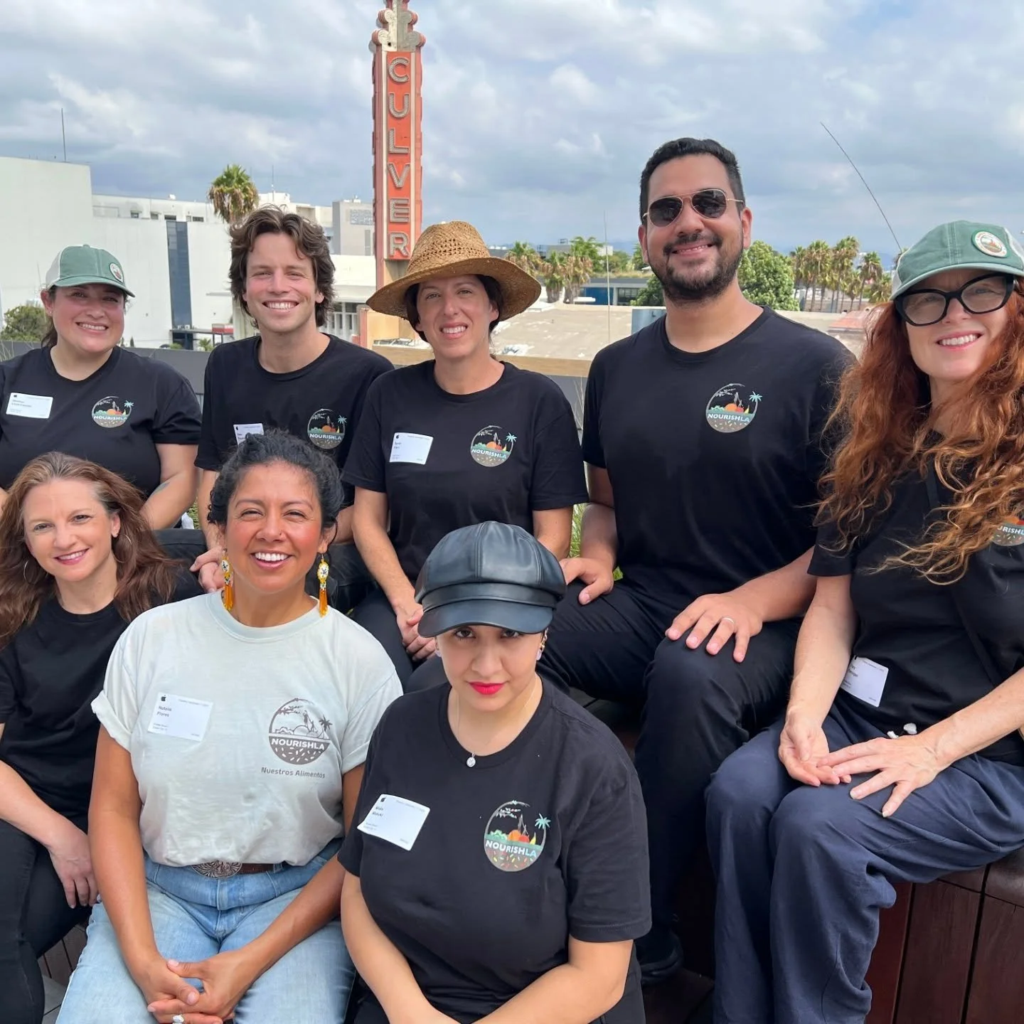 Looking for a unique way to bring your team together and boost morale?

Last week, we had an incredible time with the team at Apple for a special planting workshop! Their employees got their hands dirty during their lunch break, learning about urban 
