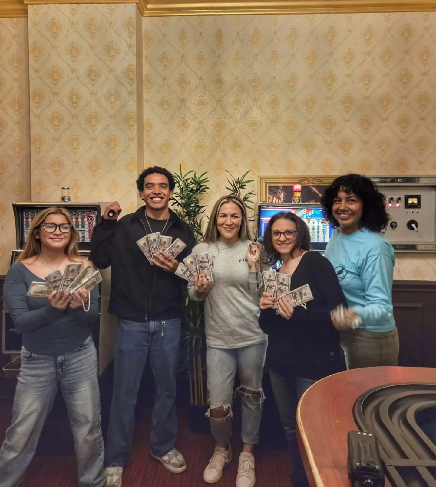 Teamwork makes the dream work... and apparently helps crack casino vaults! 🔓💵

Yesterday, the Nourish LA staff put our collaboration skills to the test at @60outescaperooms. We are proud to report that we successfully escaped the "Casino Heist