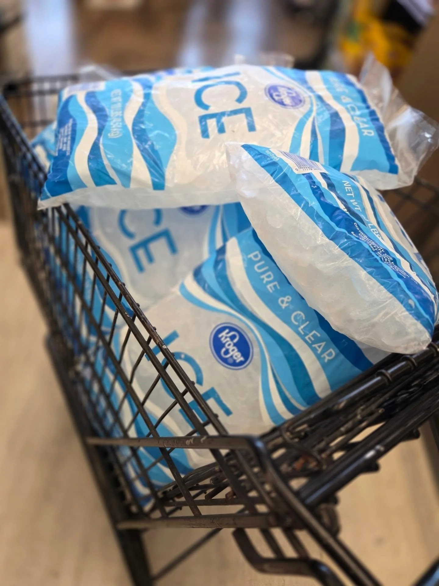 260 Pounds of Cold Hard Facts 🧊🥗 | Fun Fact Friday

​Most people see the crates of fresh food on Sundays, but they don't see the "hidden" ingredient that keeps it all safe: Ice.

​Every single week, we purchase and use 260 lbs+ of ice to 