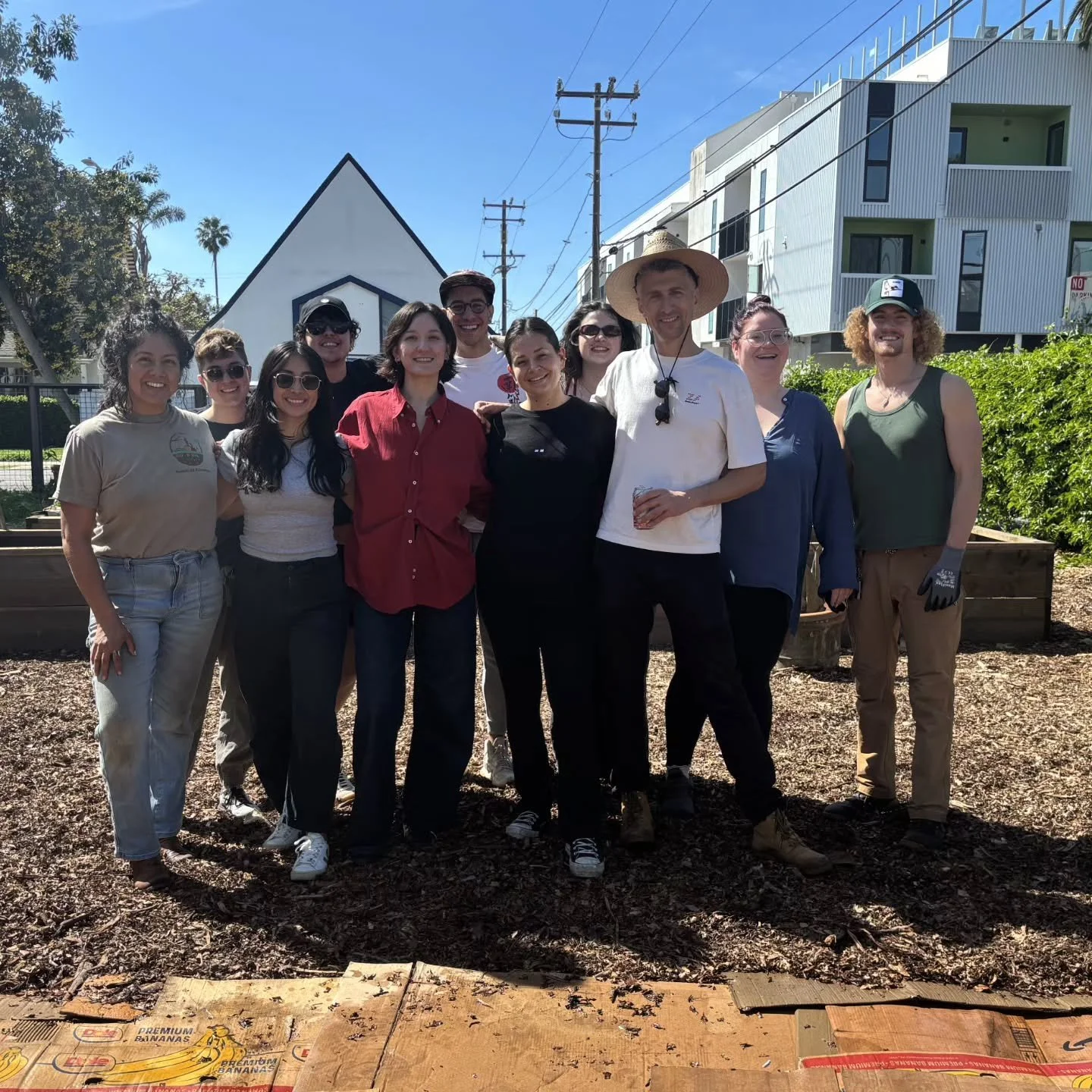 Sunshine, soil, and&hellip; wheelbarrow races? ☀️🏎️

​The incredible team from Left Field Labs joined us and Good Karma Gardens for a day of global teamwork with local impact! Employees flew in from across the globe to help us build and fill brand-n