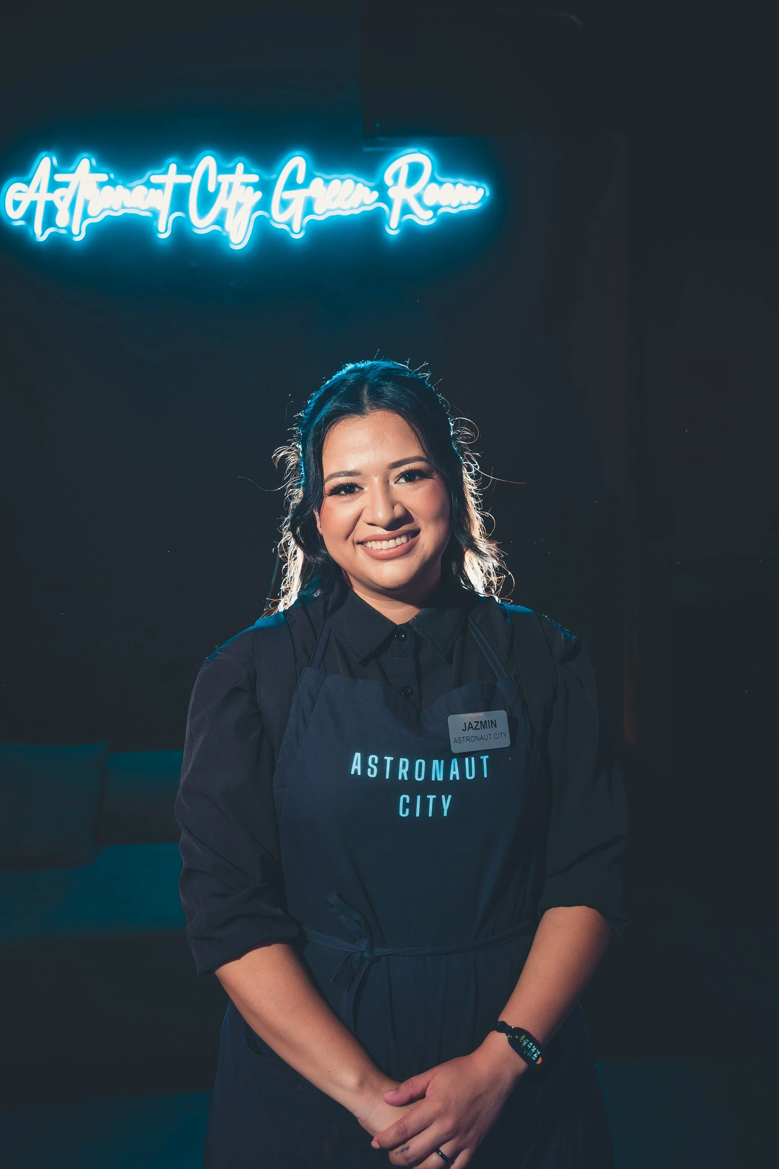 Jazmin, Bartender