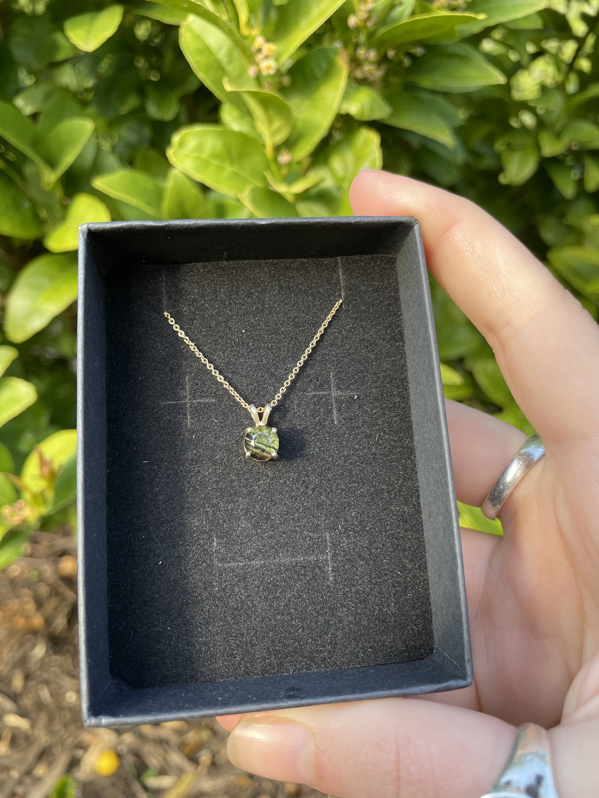tasmanian sapphire & solid 9ct gold