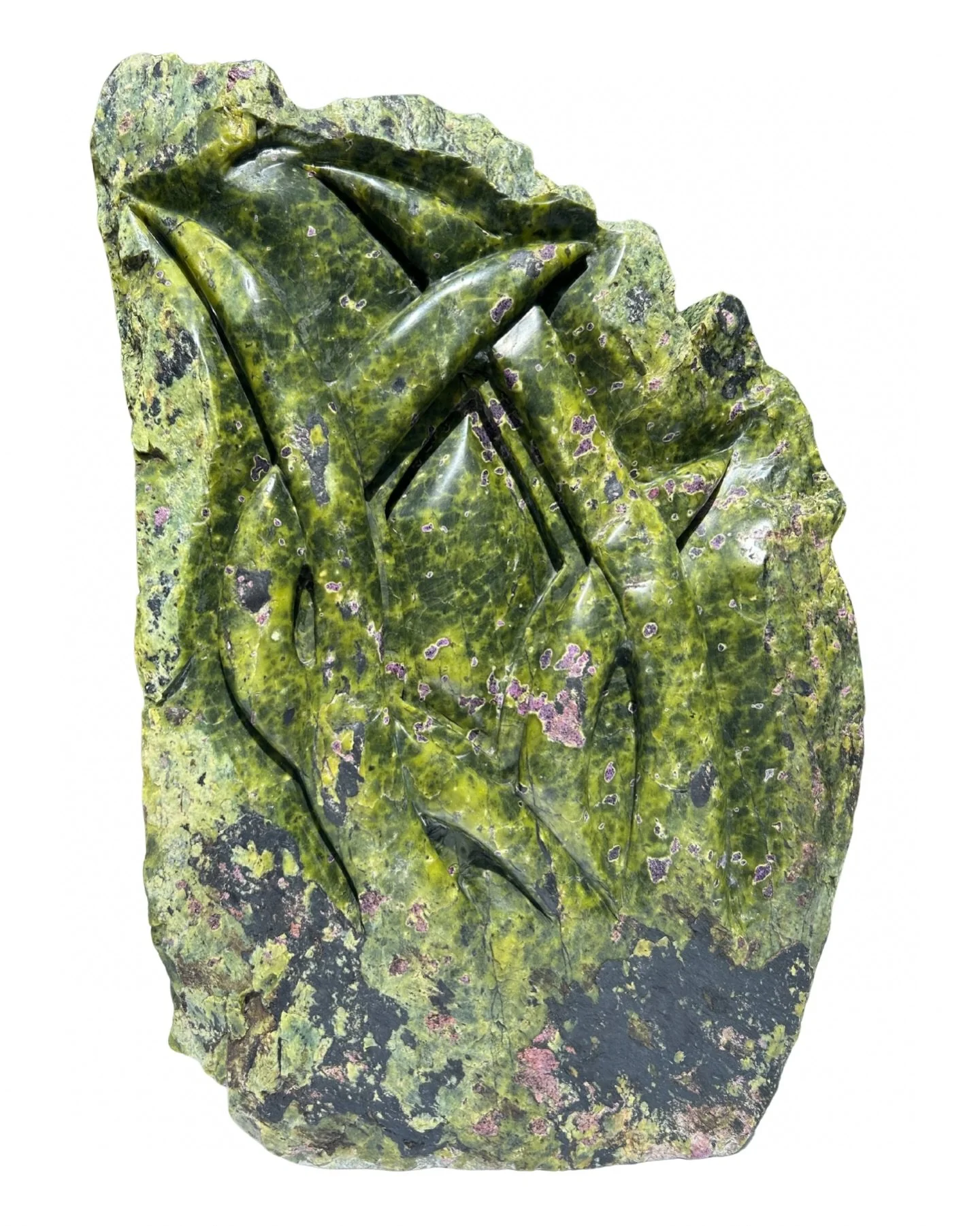 This absolute beauty has arrived safely in its forever home in the US 💚

We meticulously carved this sculpture from a solid piece of Tasmanian serpentine Stichtite. 

It&rsquo;s truly a statement piece weighing in at 19.8kg!! 🤯

We&rsquo;re so glad