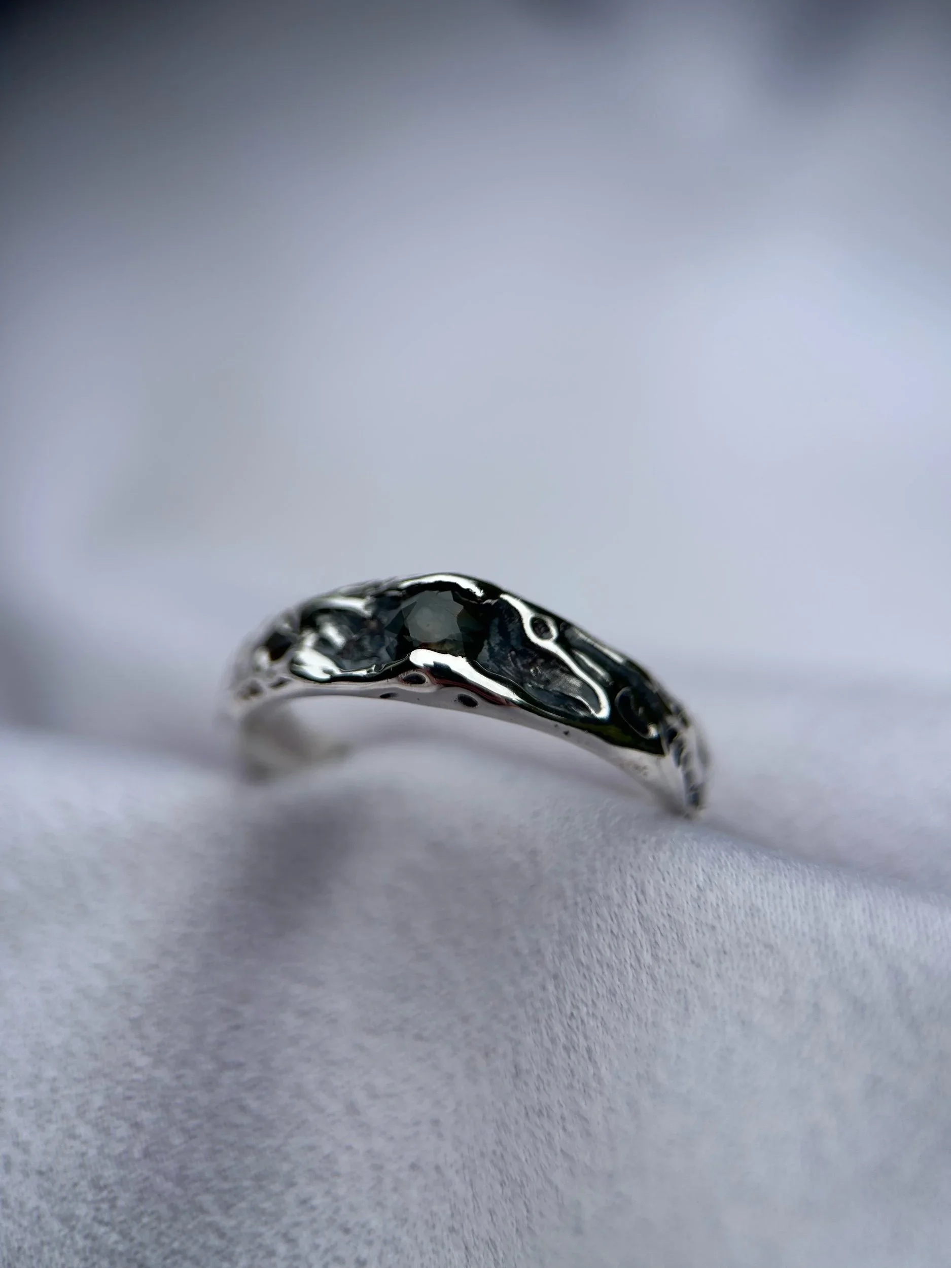 0.41ct tasmanian sapphire & solid sterling silver