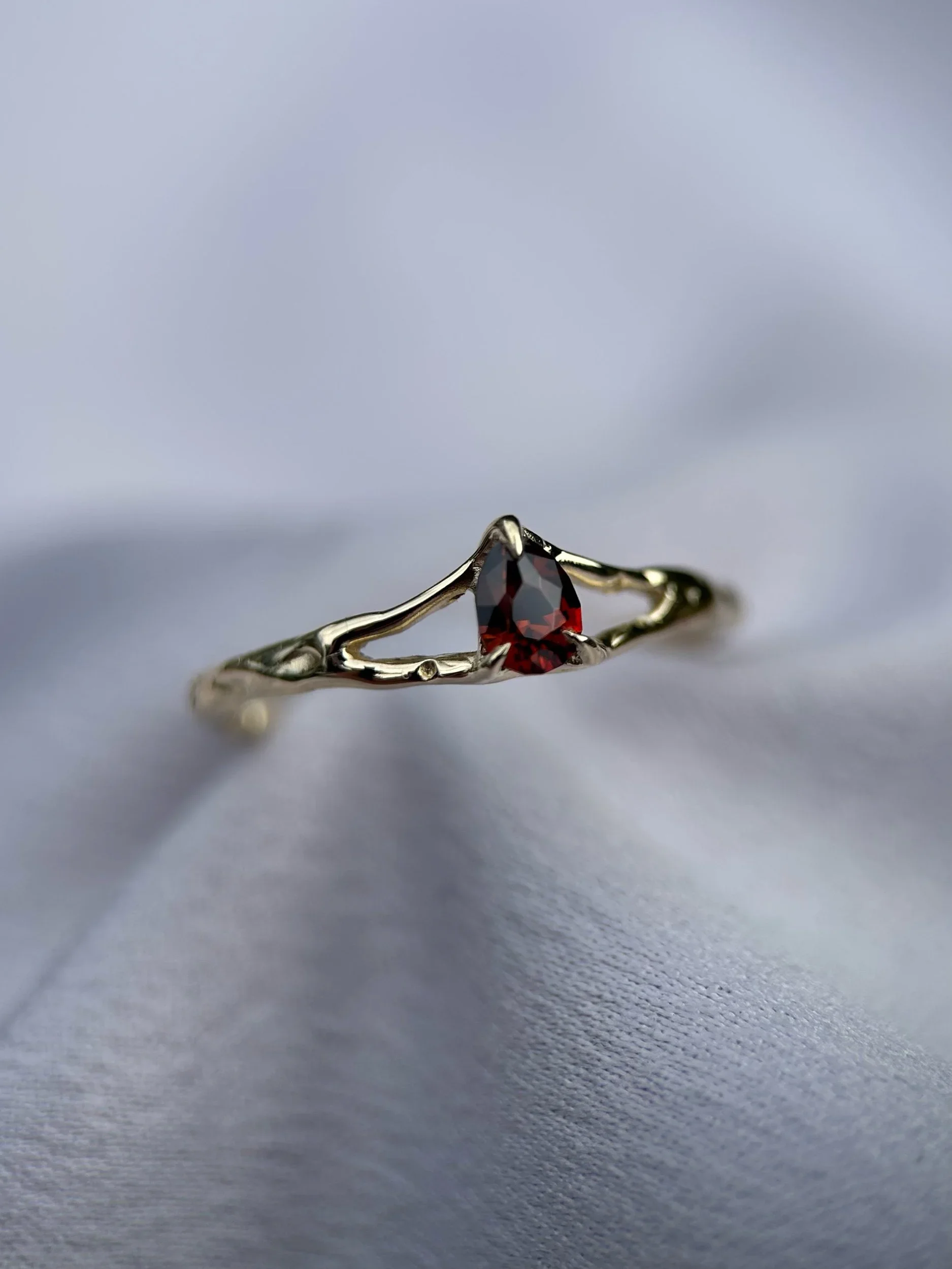 tasmanian zircon & solid 9ct gold