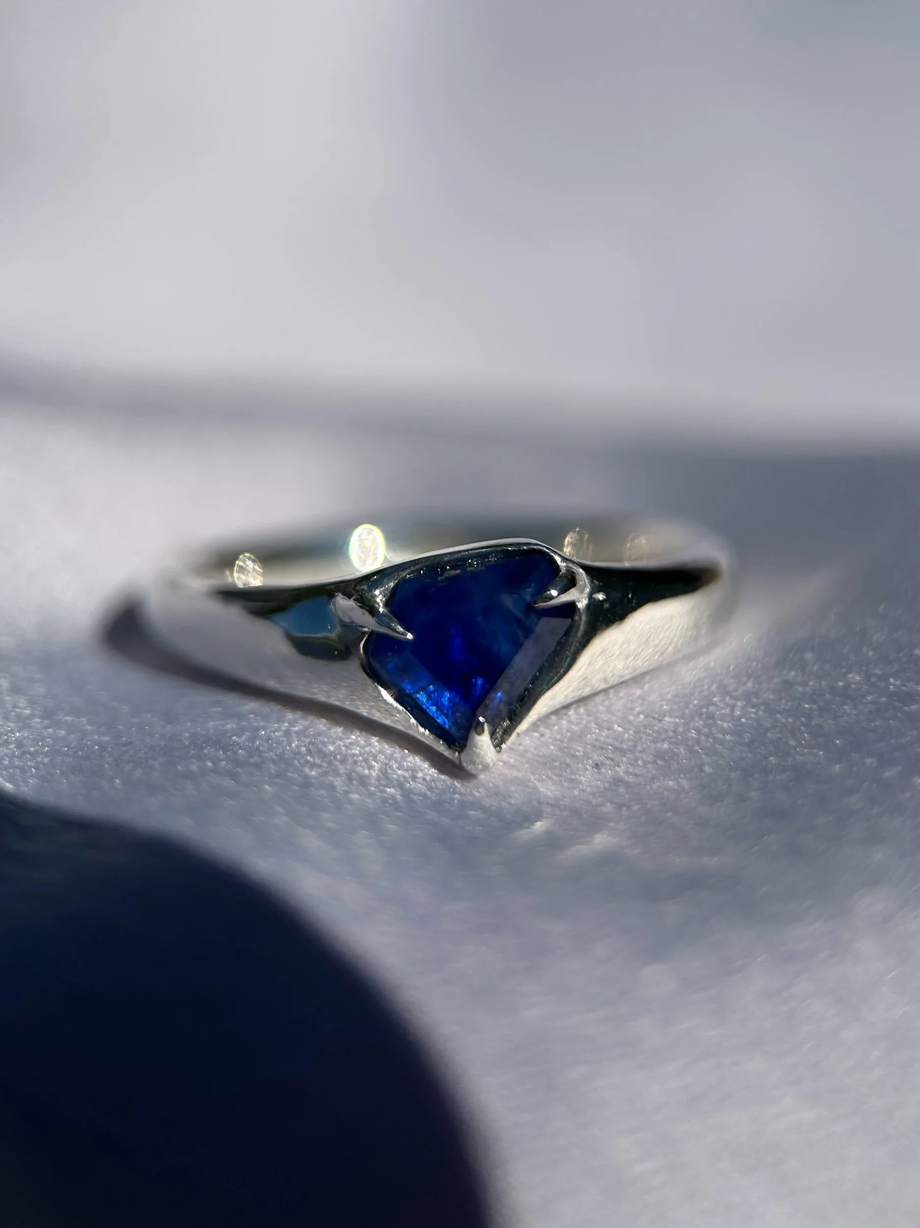 0.92ct tasmanian sapphire & solid sterling silver