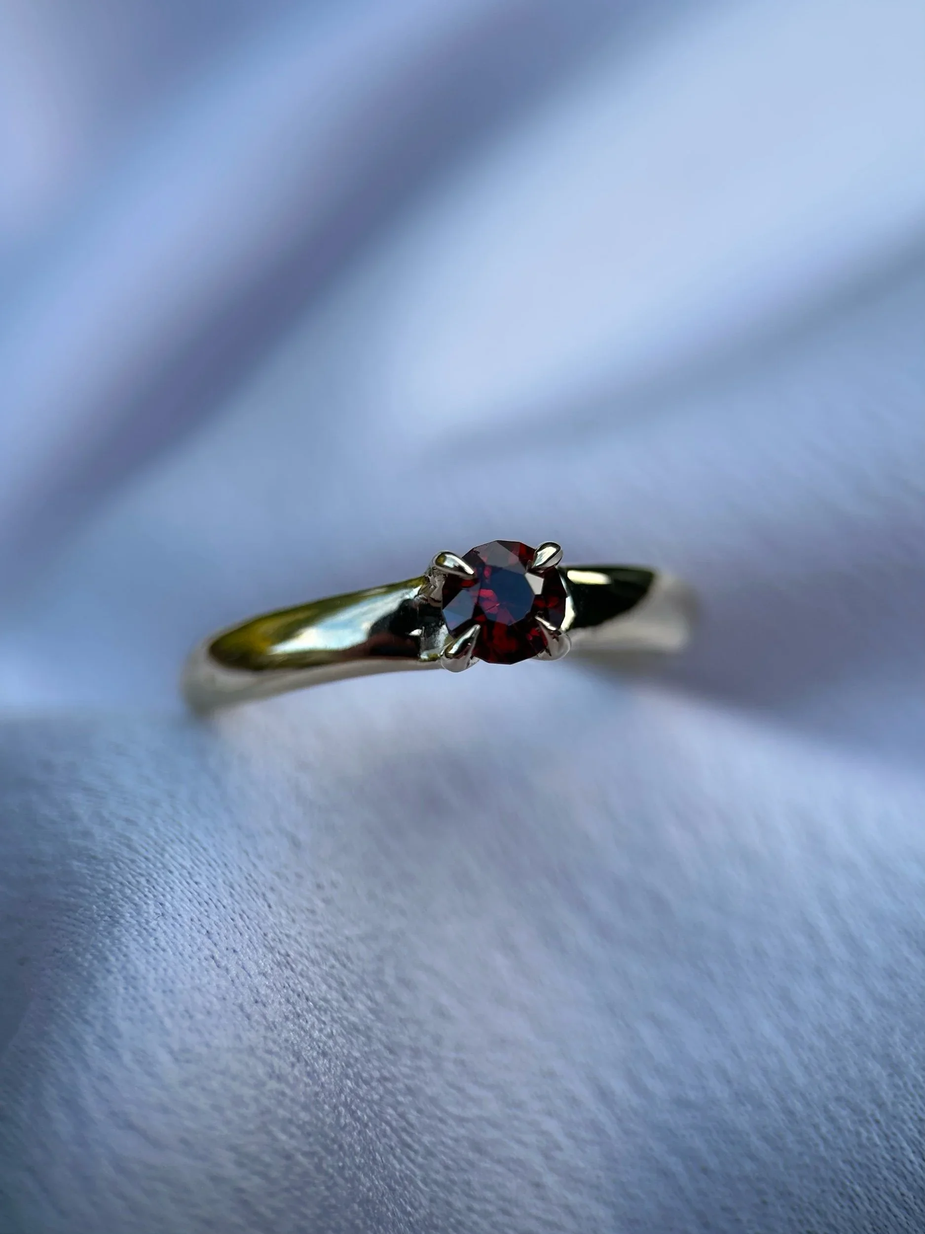 tasmanian zircon & solid 9ct gold