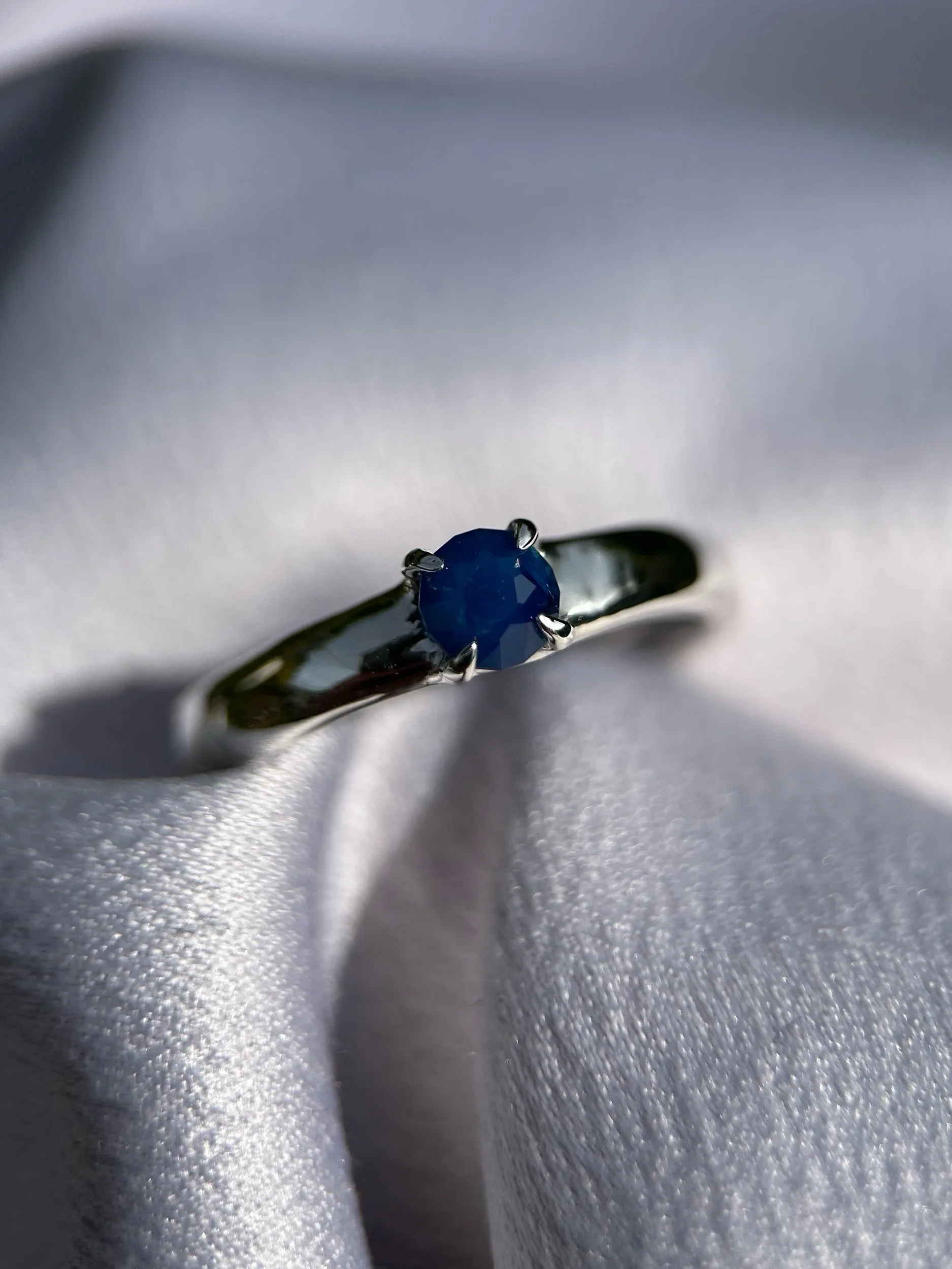 0.50ct tasmanian sapphire & solid sterling silver