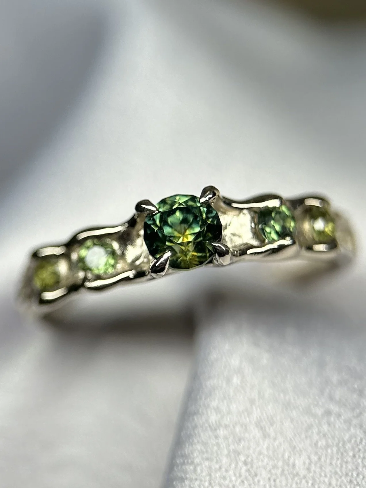 tasmanian sapphire & solid 18ct white gold