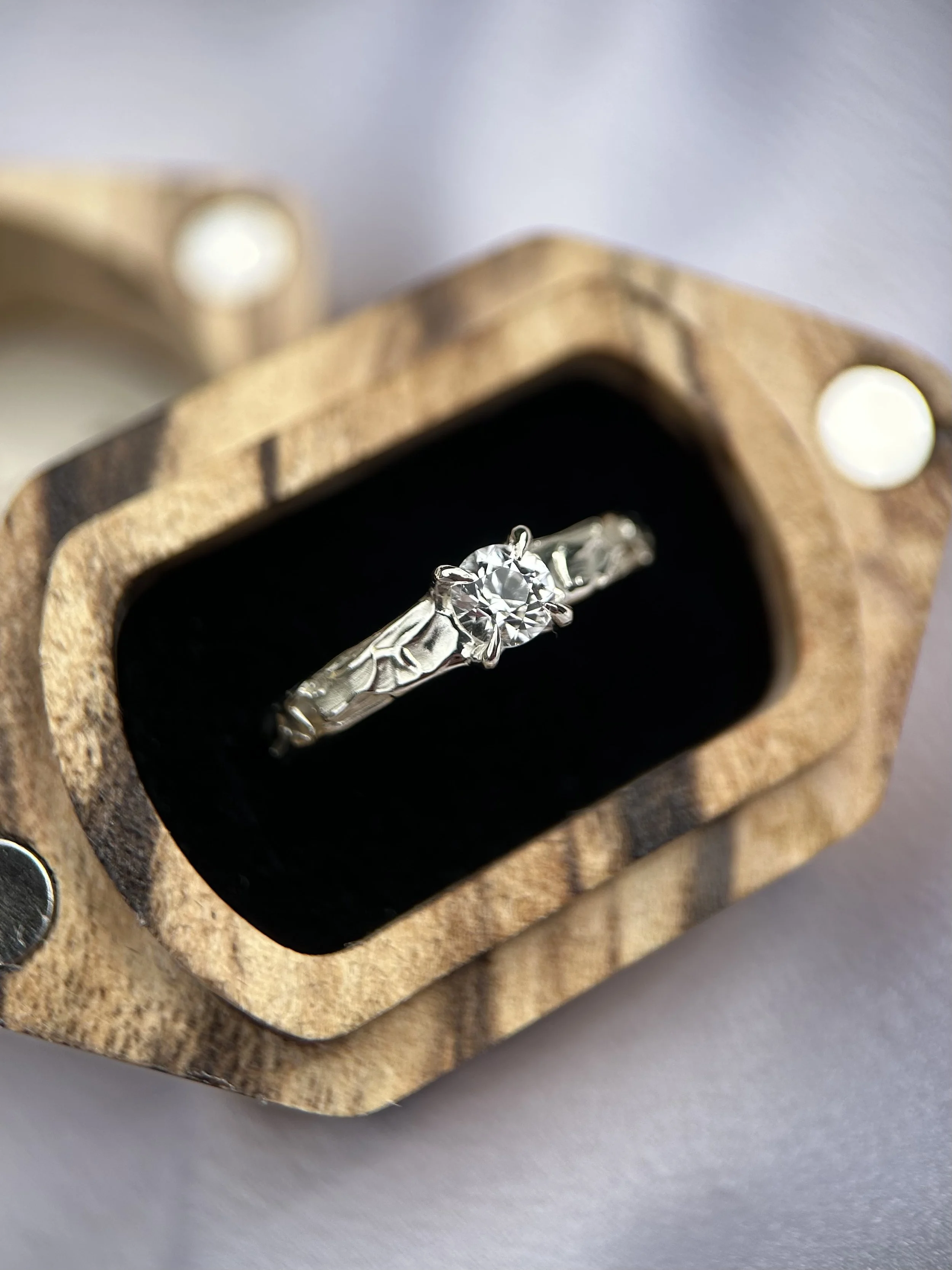 tasmanian killiecrankie diamond & solid 9ct white gold