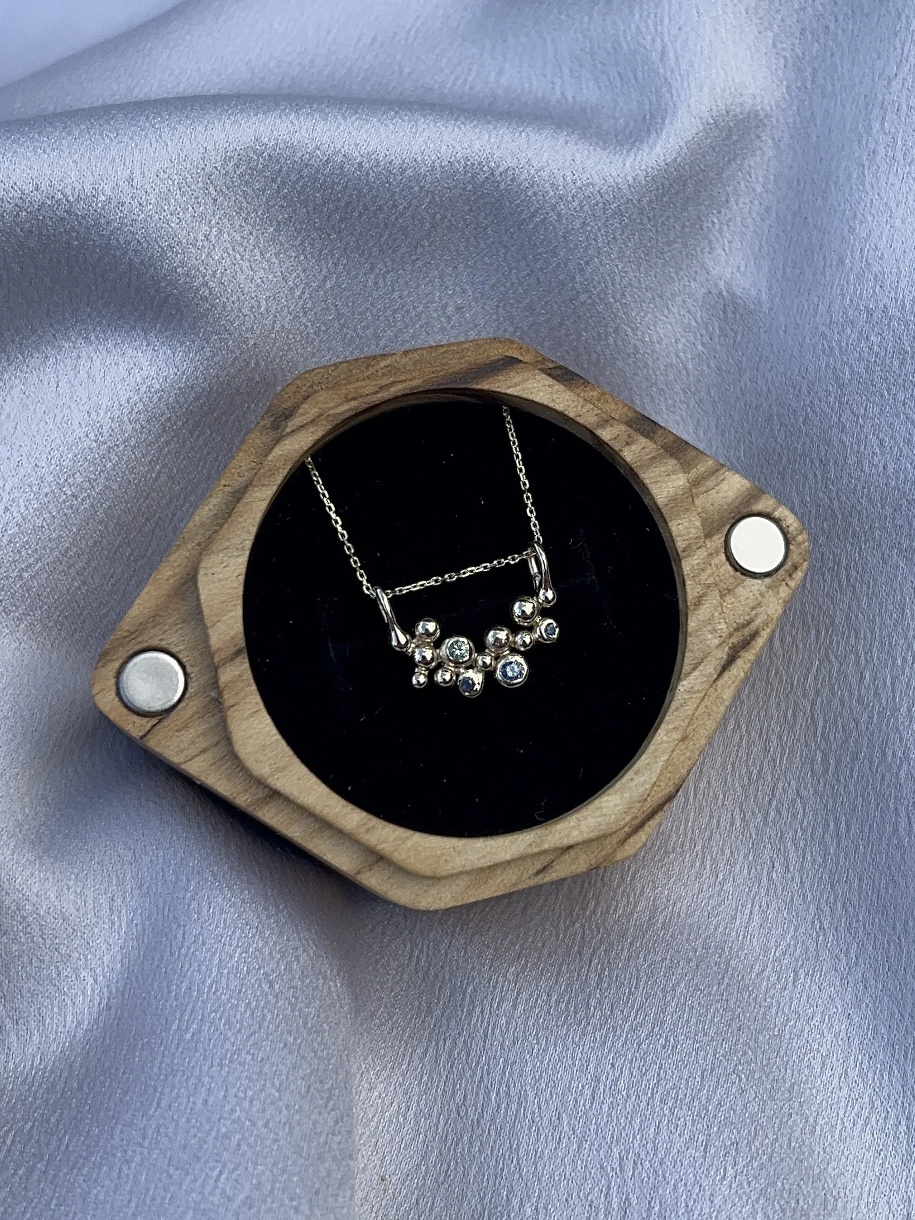 tasmanian sapphire & solid 9ct gold