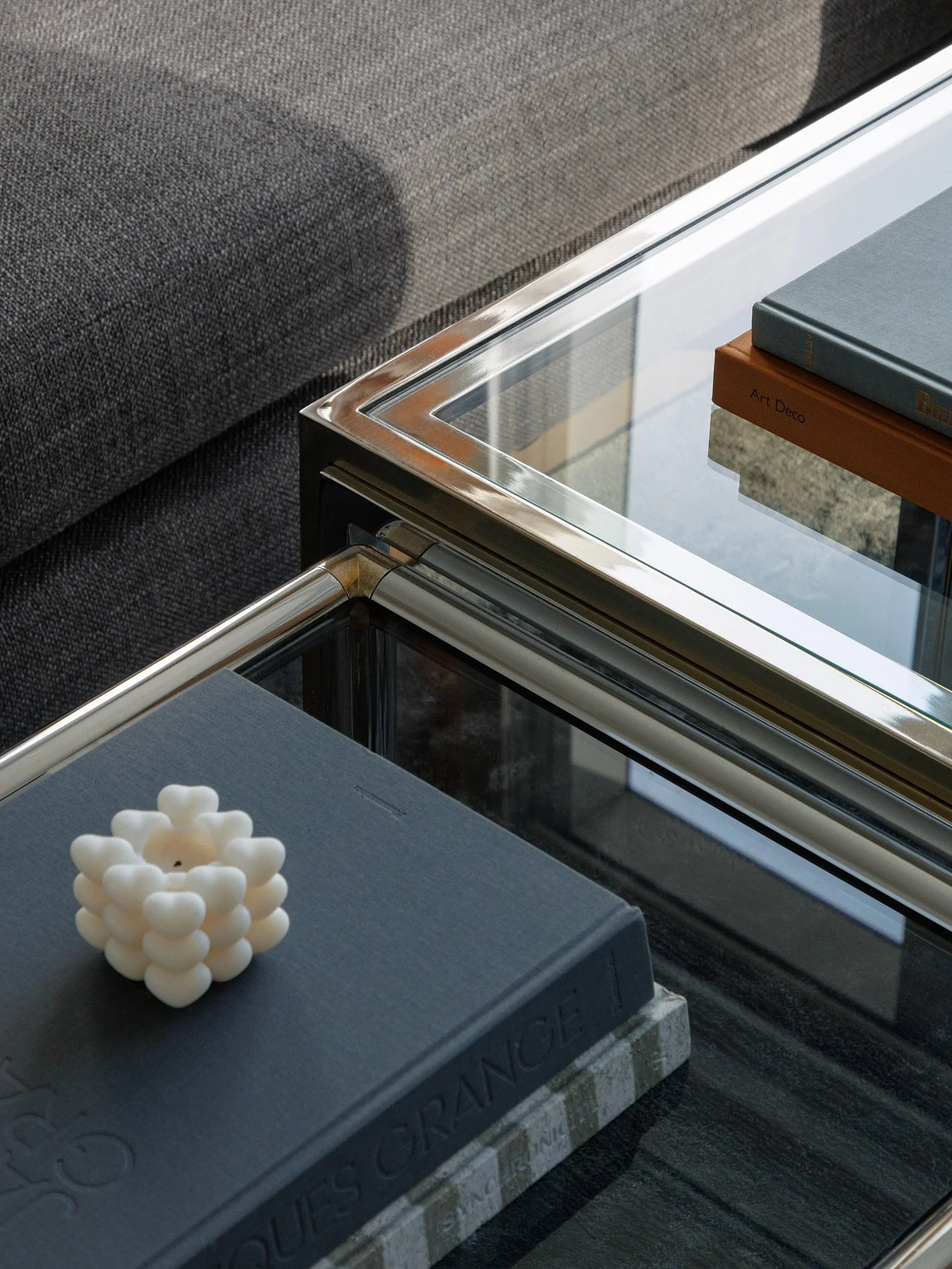 Edge and Ember.

Favorite details from our project @jacksonparklic 
Photo @dimitrimais 

#interiordesign #details #d&eacute;cor #vintagecoffeetable #photography #studiokravt #crystalcandles #decorideas