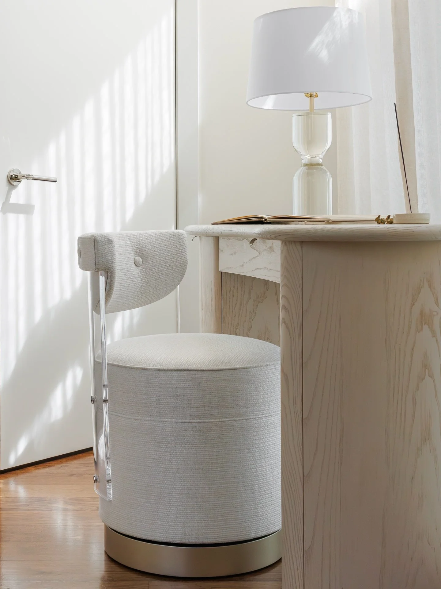 A quiet moment of calm within the rhythm of home&hellip;

#interiors #homedecor #studiokravt