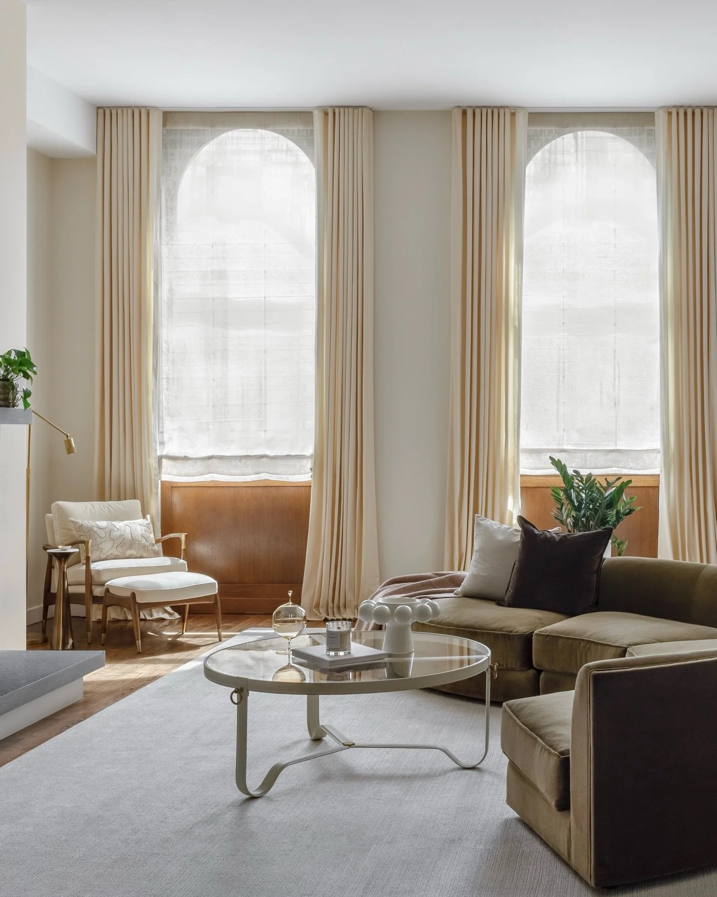 The geometry of SoHo - light, scale, and stillness, as they are&hellip;

#studiokravt #theartofliving #interiordesign