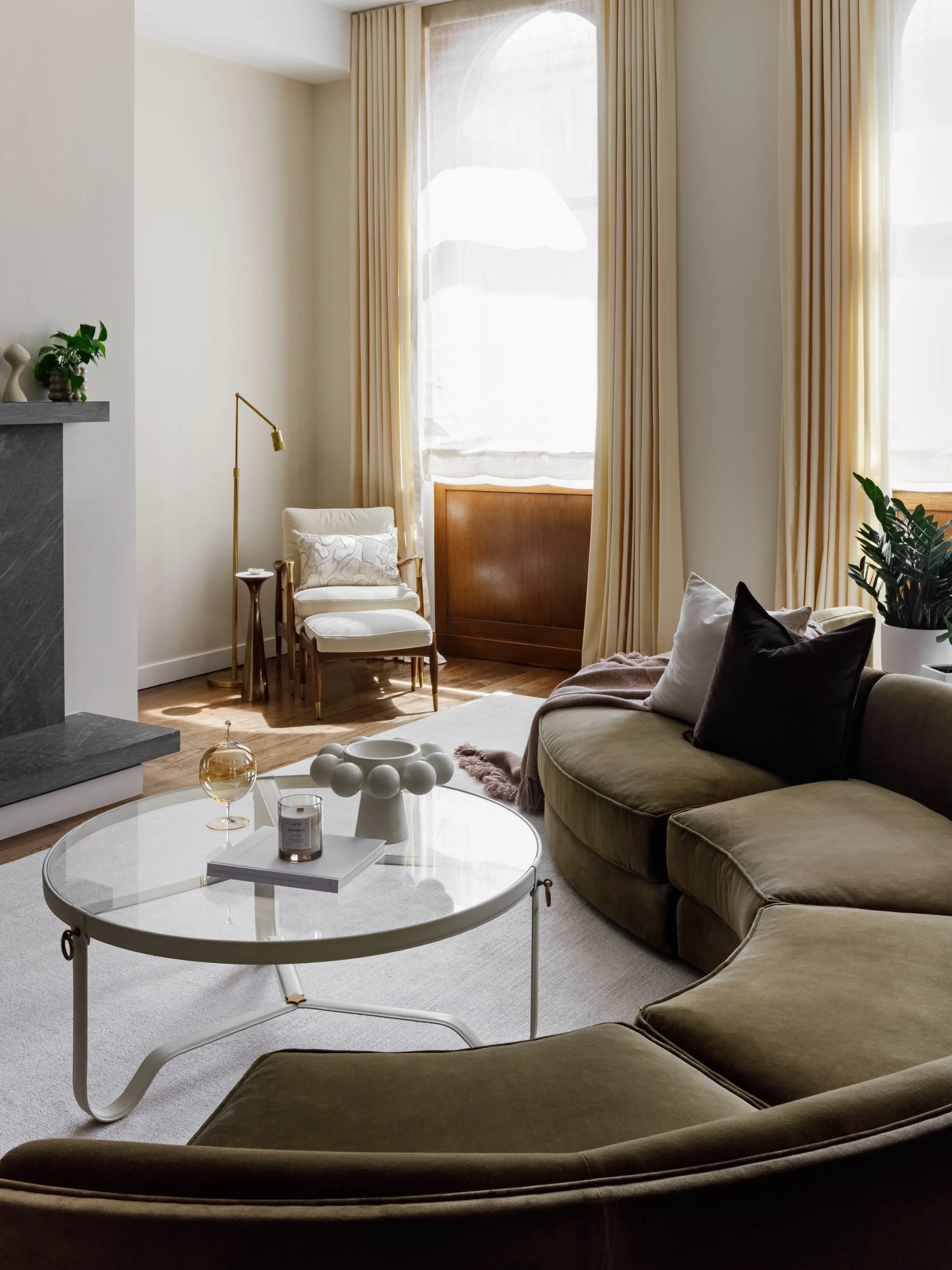 An anchor within the room&mdash;quietly defining how the space is used. Open, fluid, and shaped around connection.

Photo @dimitrimais 

#studiokravt #nycinteriordesigner