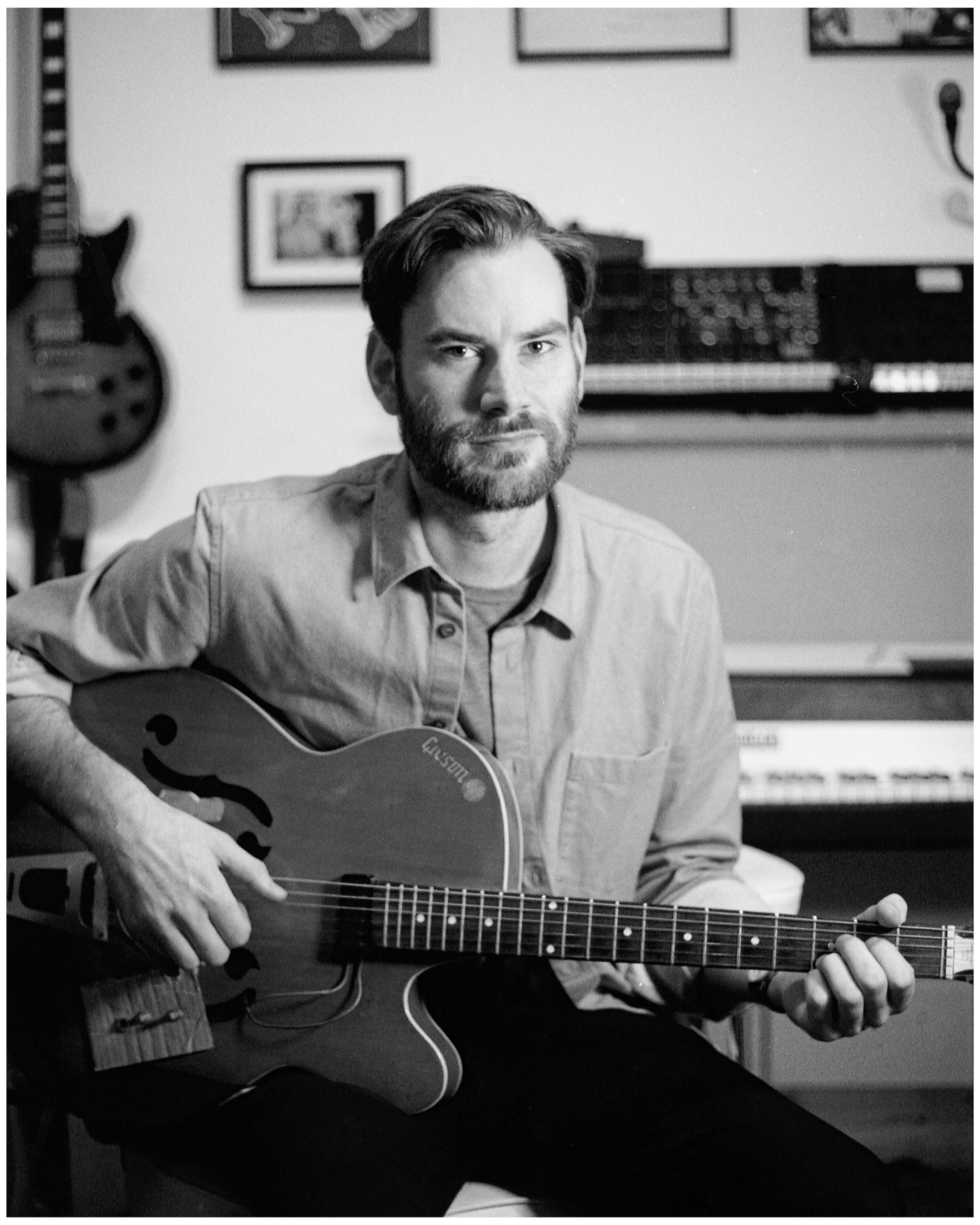Tomguitar.JPG