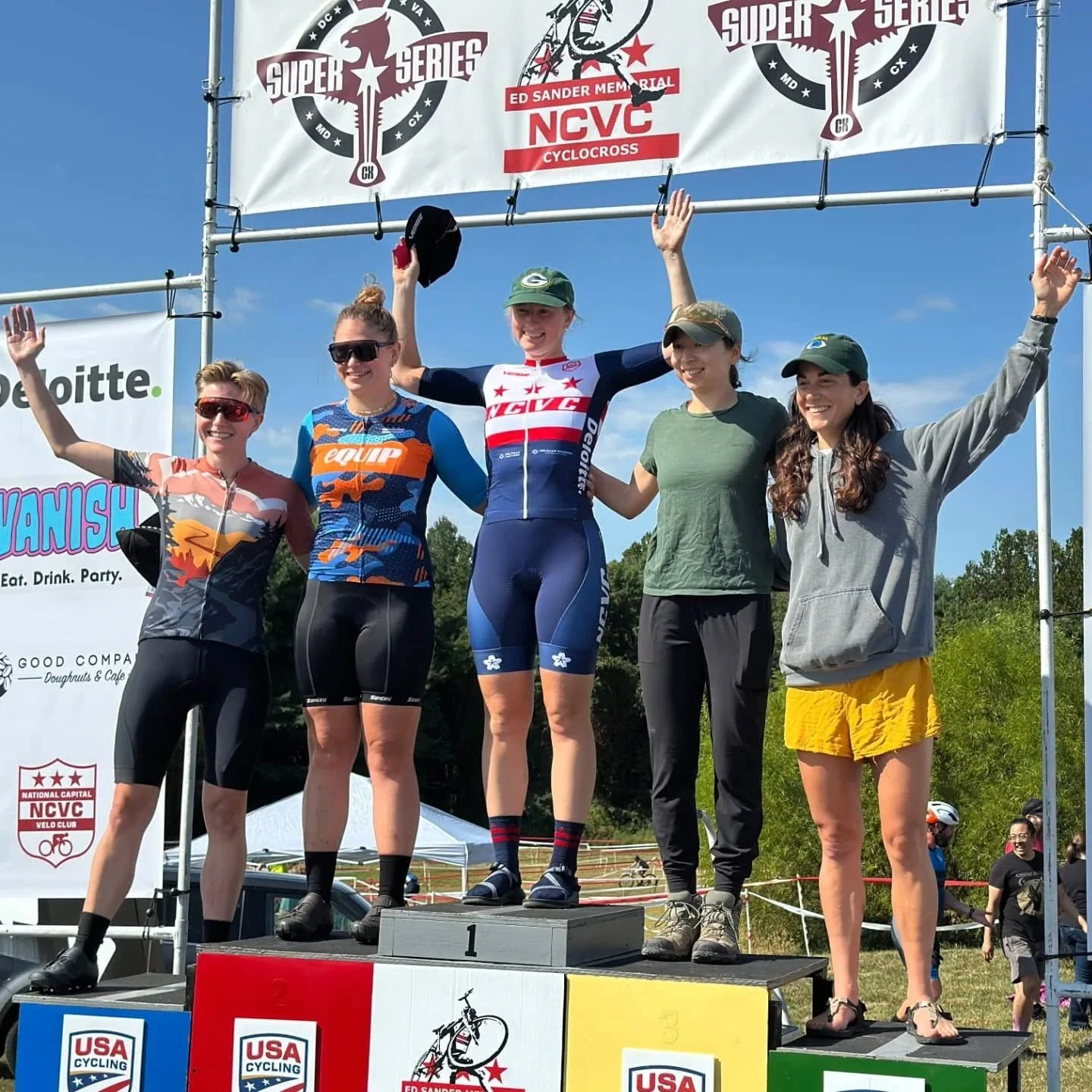 🚨 PODIUM ALERT 🚨
@maddie_west10 took 2nd 🥈 place in her first CX race last weekend at Ed Sanders CX in the Women's 4/5 📈
@swettechniquesmtb also took 2nd 🥈 in the Master Men's 50+ and set the course KOM 👑
@yasmin.thee.amazing placed 13th in