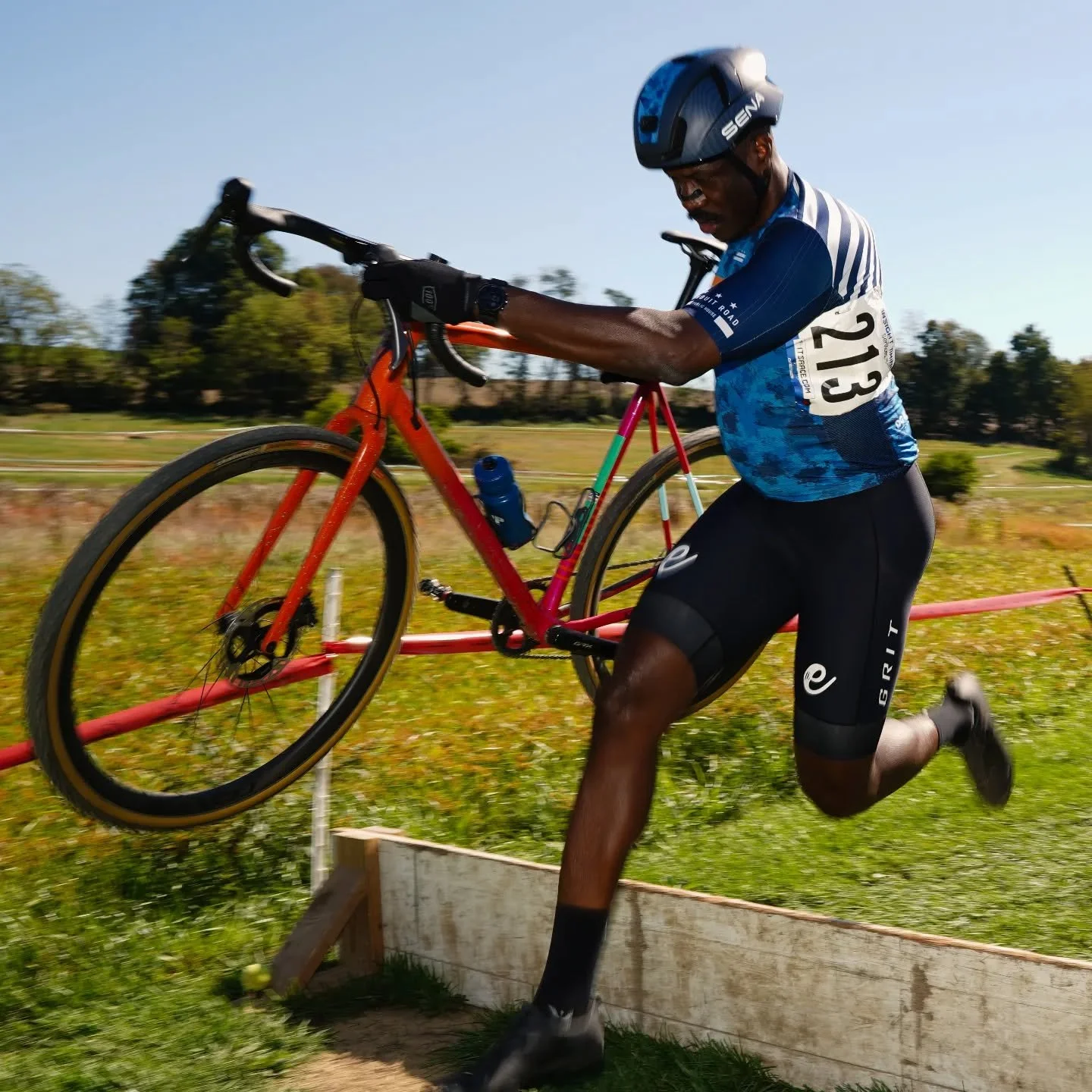 CX'ing into the final races of the season like...
#EquipRacing
@conduitroadpublichouse
@senacycling
@cutawayusa
@bikeneticfc 
@grit.usa