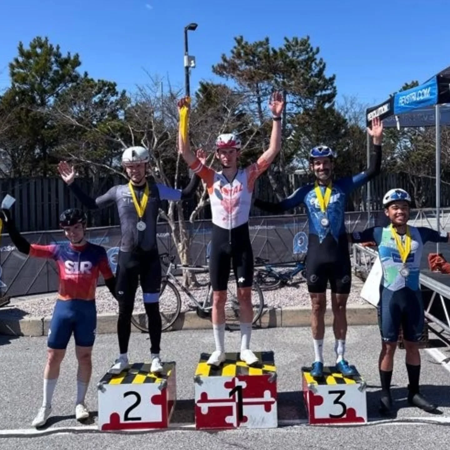 🚨 PODIUM ALERT 🚨

@swettechniquesmtb takes 🥉in the Men's 3/4 at the inaugural Ocean City Criterium while @jacksonhettler finished in the Top 10 🦀

@dimitri_pedals represented in the Men's 1/2/3, @samjsharkey in the Men's 3/4 and @tempura_june in 