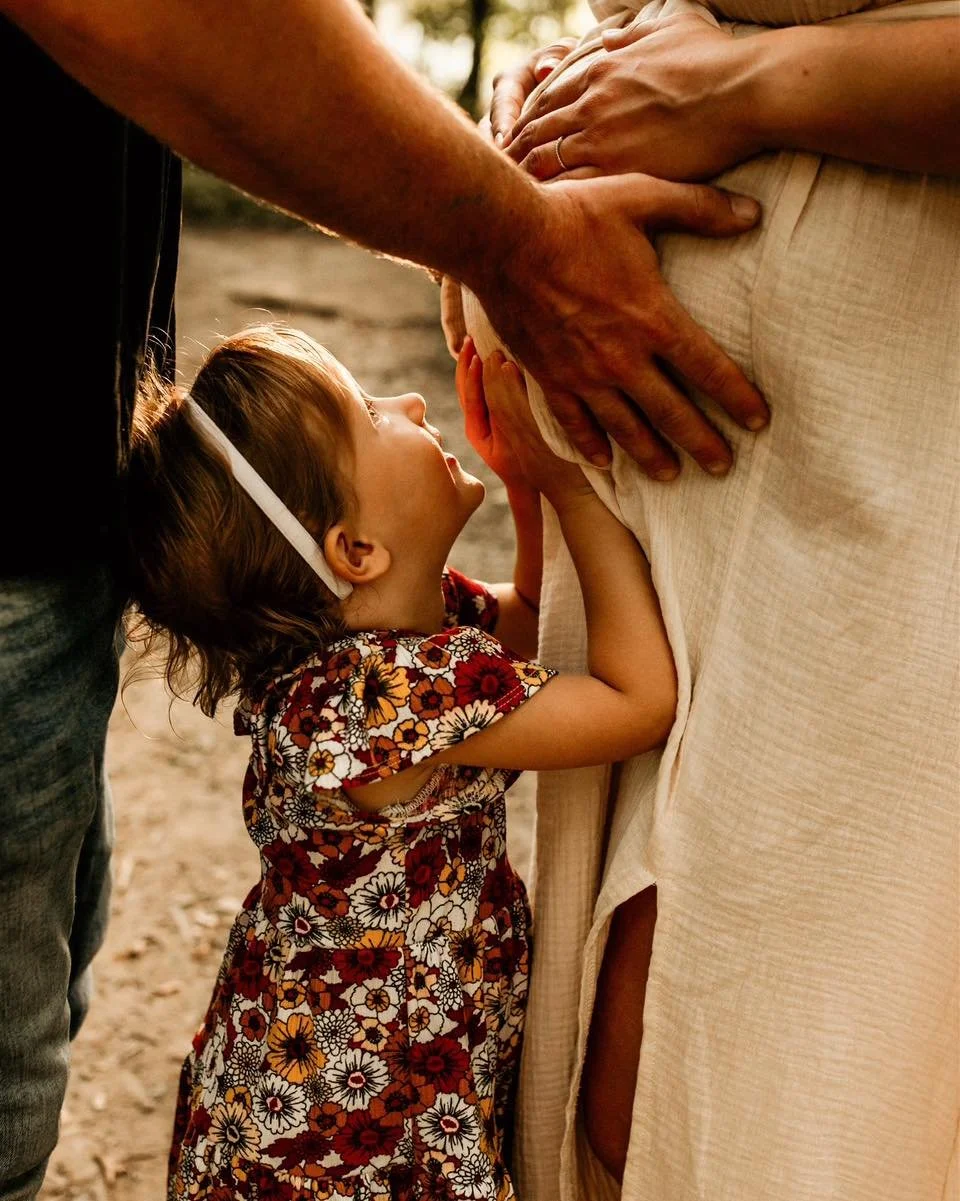 Someone can&rsquo;t wait to be a big sister! 🤍

#clevelandmaternityphotographer #clevelandfamilyphotography #clevelandphotographers #clevelandfamilyphotographer #motherhoodthroughinstagram #loraincounty