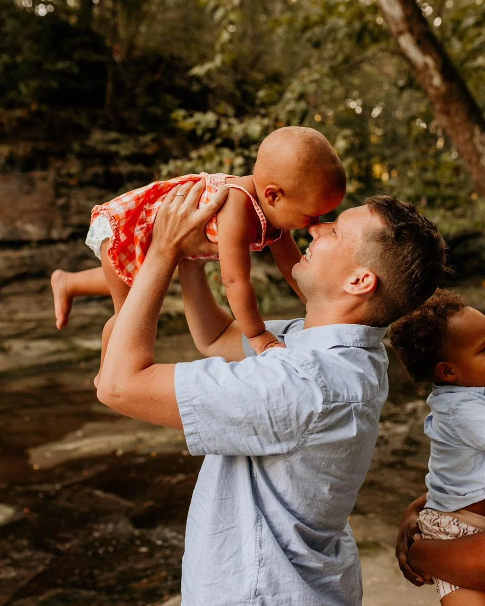 Sessions with this crew are always guaranteed to bring the biggest smiles and the best laughs 🫶🏼

#clevelandphotographer #clevelandphotographers #loraincounty #clevelandfamilyphotography #clevelandfamilyphotographer