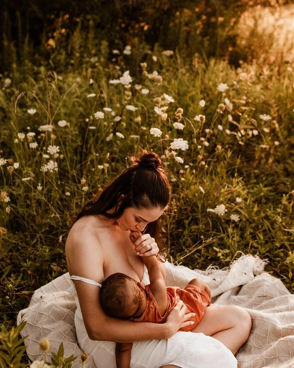 The beauty of motherhood&mdash;raw, real, and full of love 🥹

 #clevelandphotographer #cleveland #clevelandmaternityphotographer #clevelandnewbornphotographer #motherhoodthroughinstagram #breastfeedingjourney