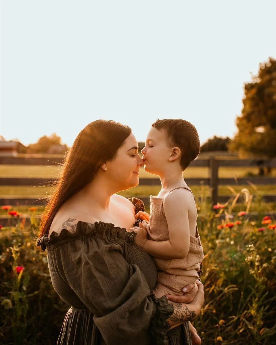 So much love captured in this session 🥰

#clevelandmaternityphotographer #clevelandfamilyphotography #clevelandphotographers #clevelandfamilyphotographer #motherhoodthroughinstagram #loraincounty