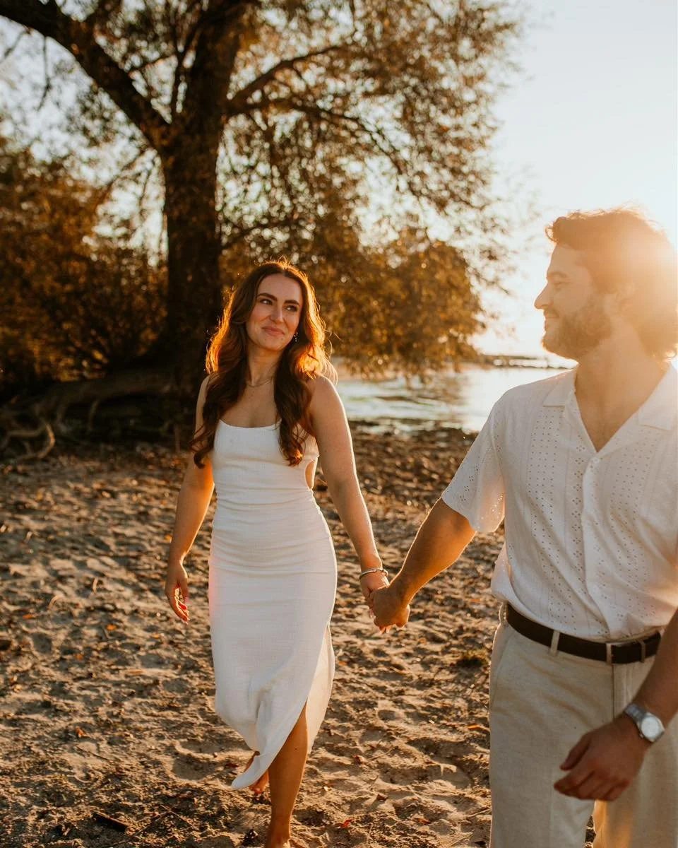 Pure beach romance 💘

#clevelandphotographer #clevelandphotographers #loraincounty #clevelandfamilyphotography #clevelandfamilyphotographer
#clevelandmaternityphotographer