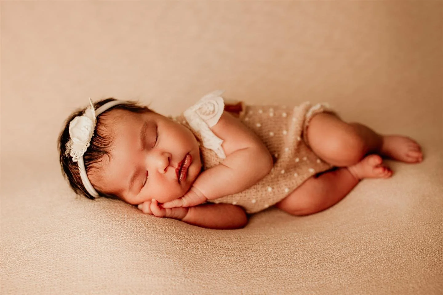 Sleepy perfection 🥹

 Now booking newborns for February 2026 and later! 

Inquire here 📸💗 https://www.mikaylanaylorphotography.com/contact

#clevelandmaternityphotographer #clevelandfamilyphotographer #loraincounty #clevelandphotographers #clevela