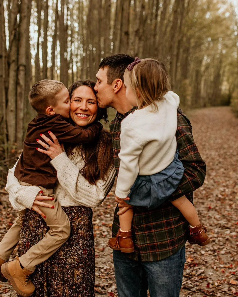 The beauty of family 🫶 

#clevelandfamilyphotographer #clevelandphotographer #clevelandfamilyphotography #loraincounty