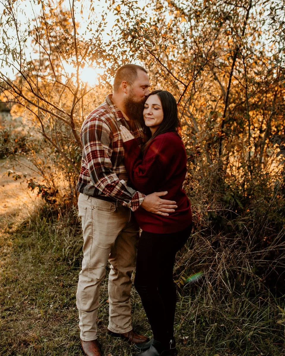 Family love, wrapped in golden hour ✨🍁

#clevelandfamilyphotographer #clevelandphotographers #clevelandfamilyphotography #loraincounty