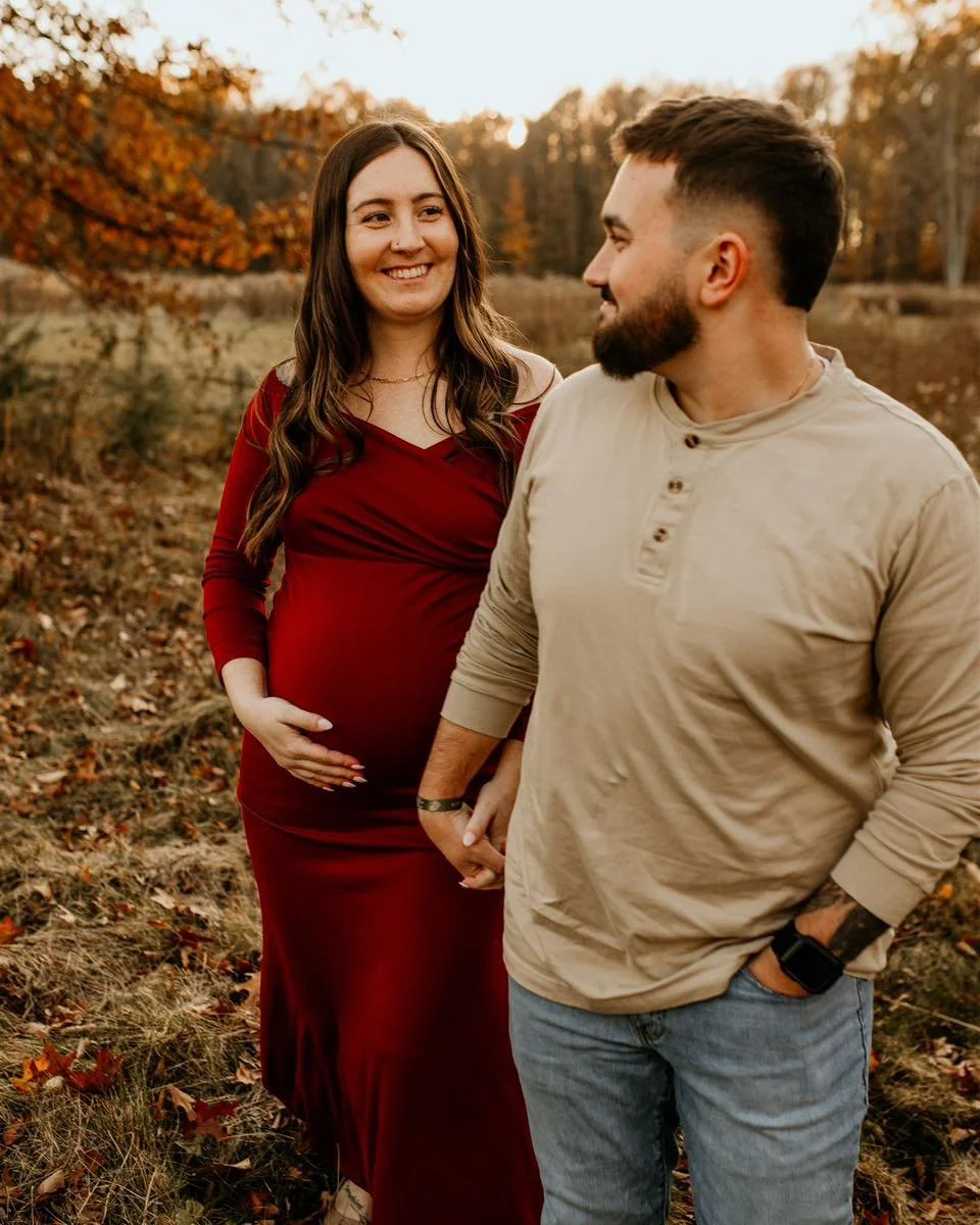 So much love, so much excitement&hellip; and one very lucky baby on the way 🤍 

#clevelandmaternityphotographer #ohionewbornphotography #motherhoodthroughinstagram #clevelandmaternityphotography
