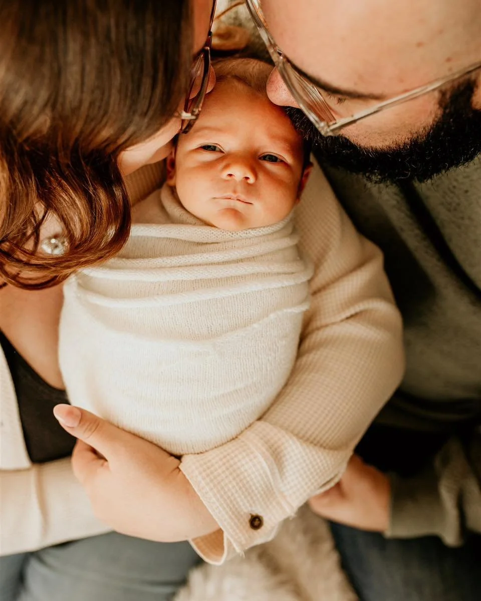 You can just tell this little guy is already so loved 🥹🤍 

#clevelandnewbornphotographer #clevelandnewbornphotography #clevelandmaternityphotographer #clevelandfamilyphotographer