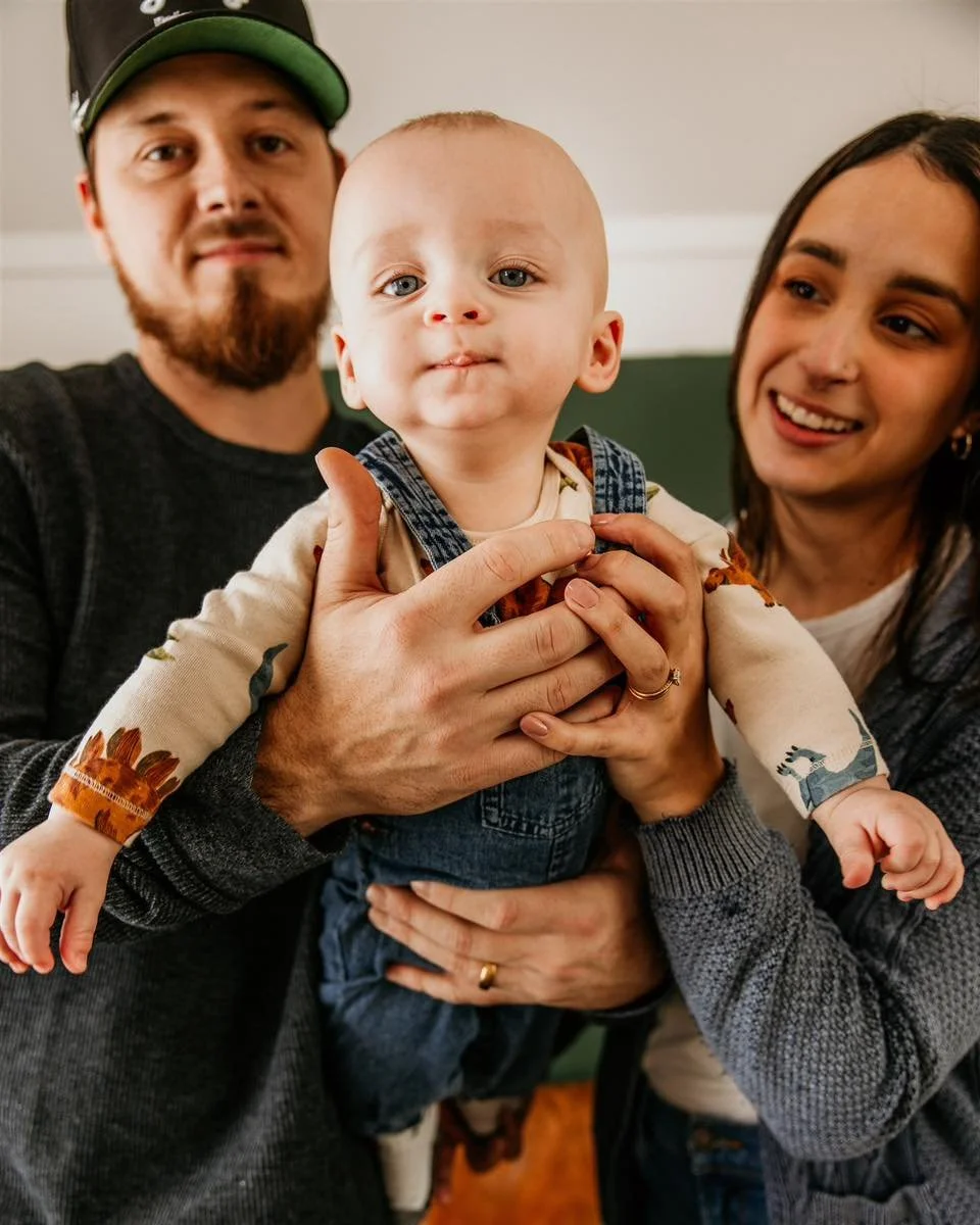 Sitter session but make it fun 🖤 

#clevelandfamilyphotographer #clevelandmaternityphotographer #thisiscle #clevelandphotographers #clevelandmomny #cle #ohionewbornphotography #motherhoodthroughinstagram #clevelandnewborns #elyriaohio #clevelandmomb