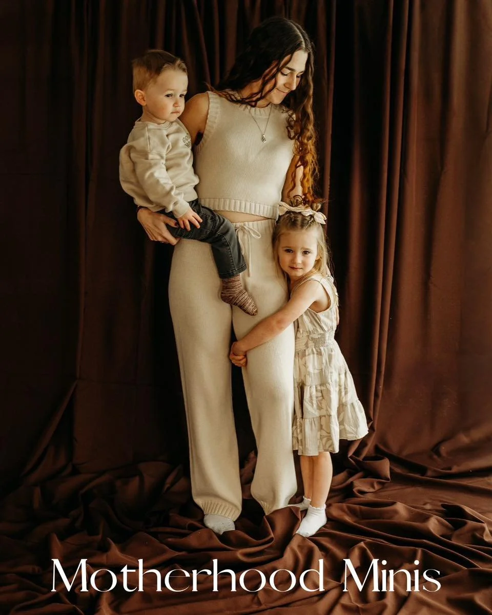 ✨ Motherhood Minis ✨

April 18th + 19th 
In studio Oberlin Ohio 
$175 
15 minutes 
7 digital images 
Option to purchase more images 

$50 deposit due to book 

#clevelandfamilyphotographer #clevelandphotographer #clevelandnewbornphotographer #clevela