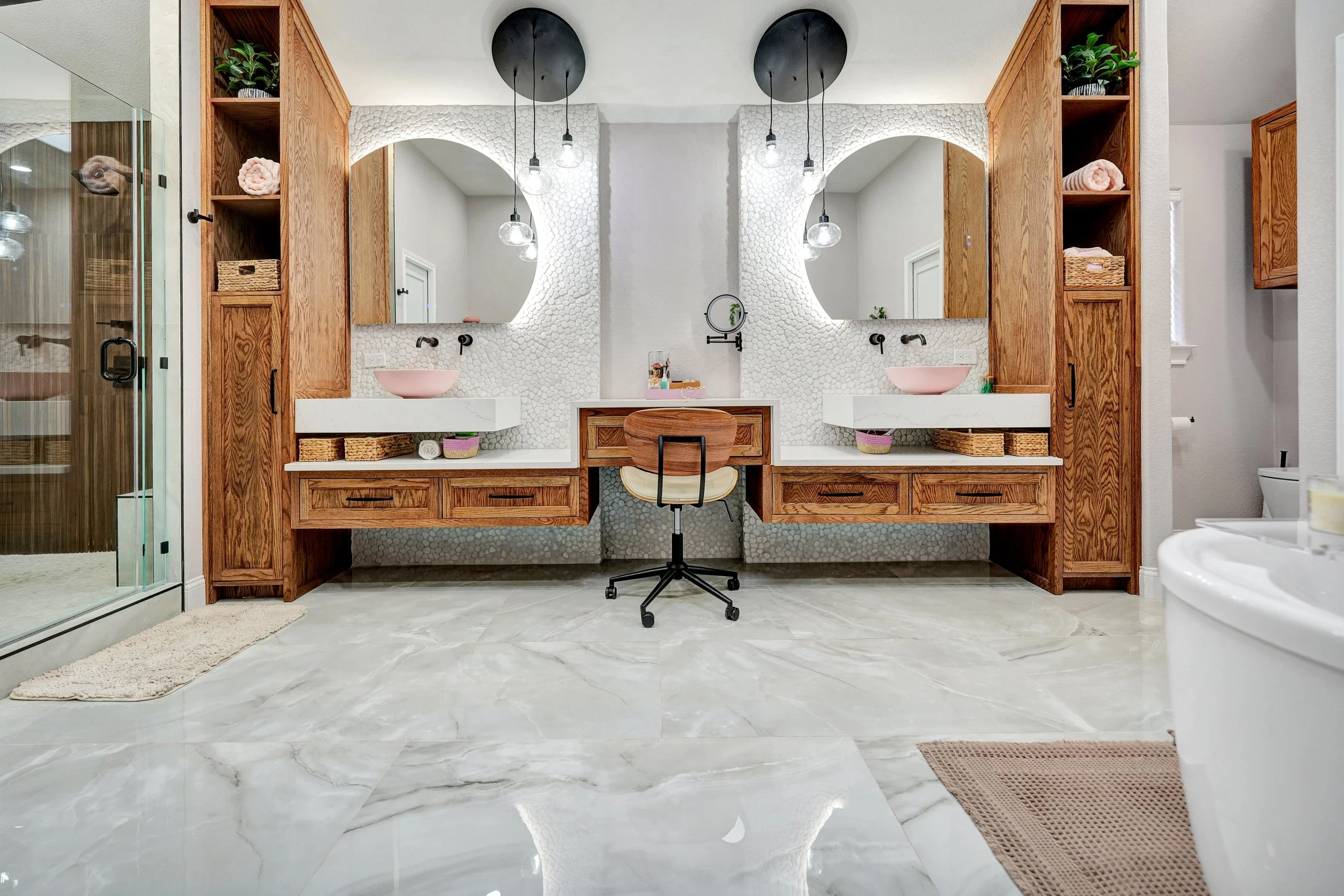 Flamingo Spa-Style Master Bathroom