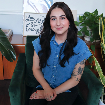 Alexa resident art therapist at Ashé Counseling and Coaching