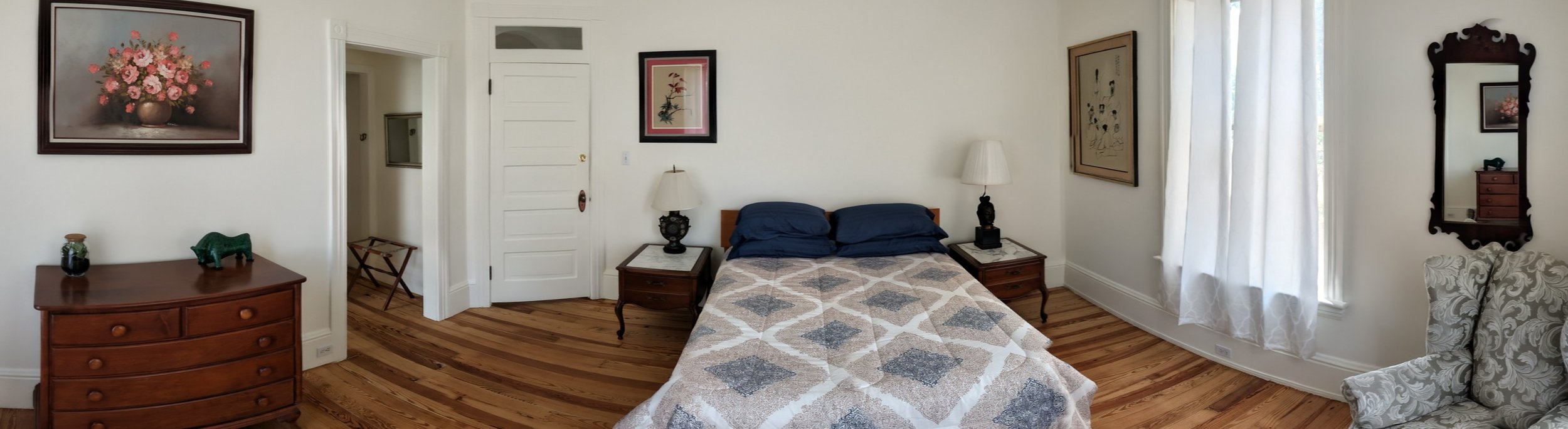 Northwest Room with queen bed at Bella Vista Bed and Breakfast in Akron, Pennsylvania.