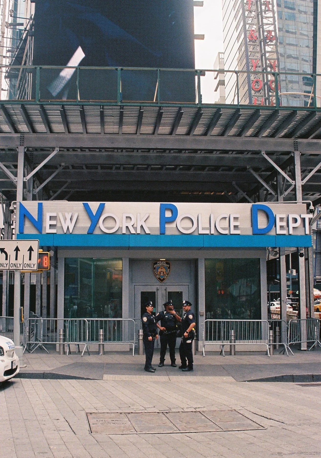 R1-05592-0025 copy.JPG