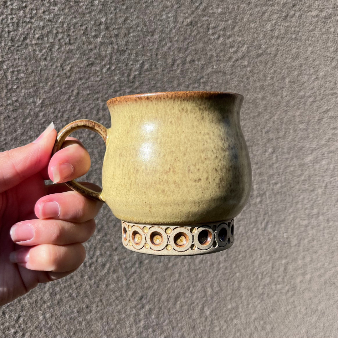 Jersey Pottery Earthenware Coffee Mugs Olive Green Geometric Base (19).png