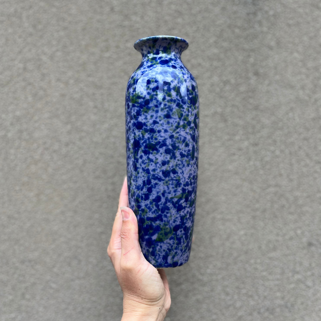 maxwell and williams speckled purple urn vase (2).png